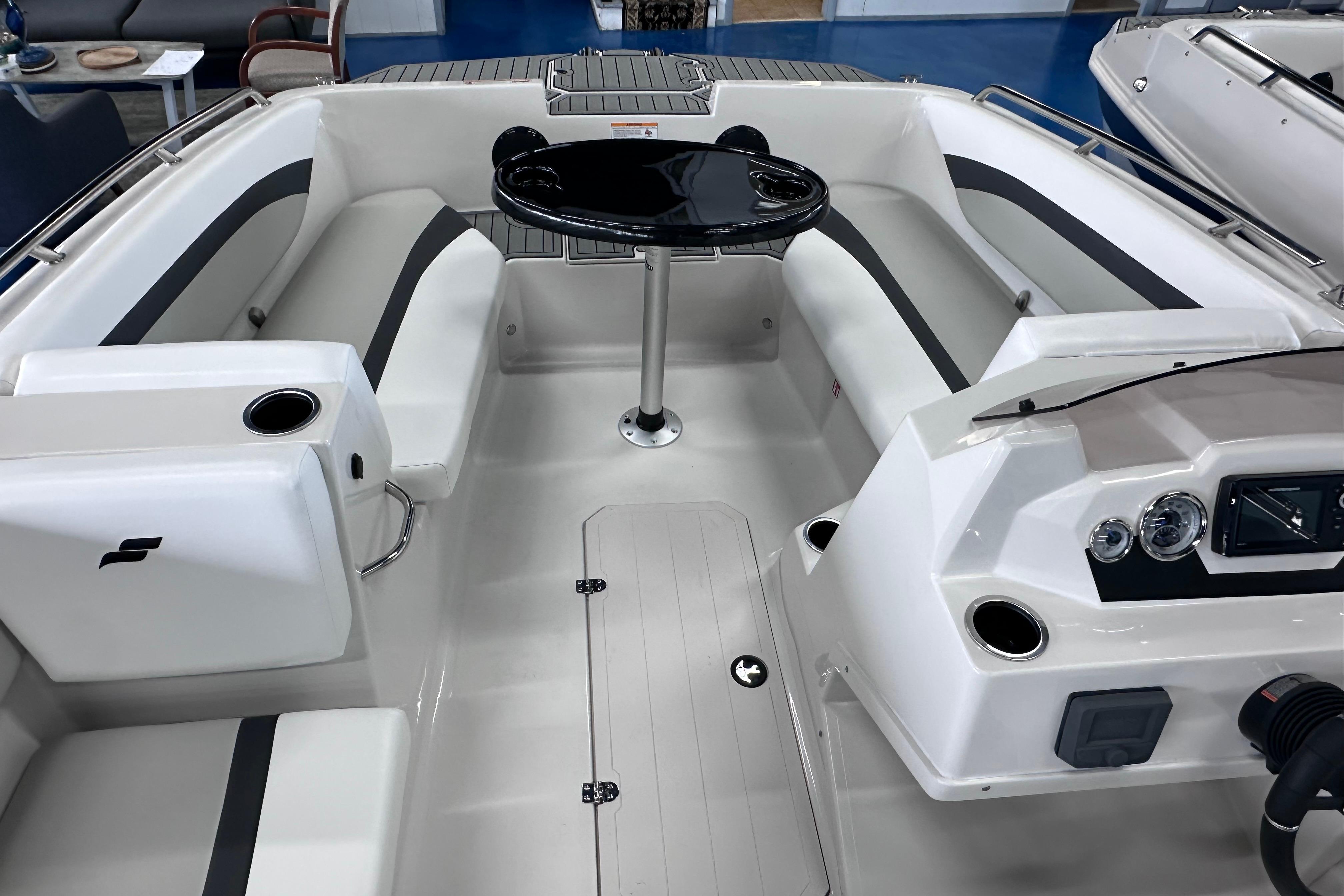 2026 Starcraft SVX 171 OB 19