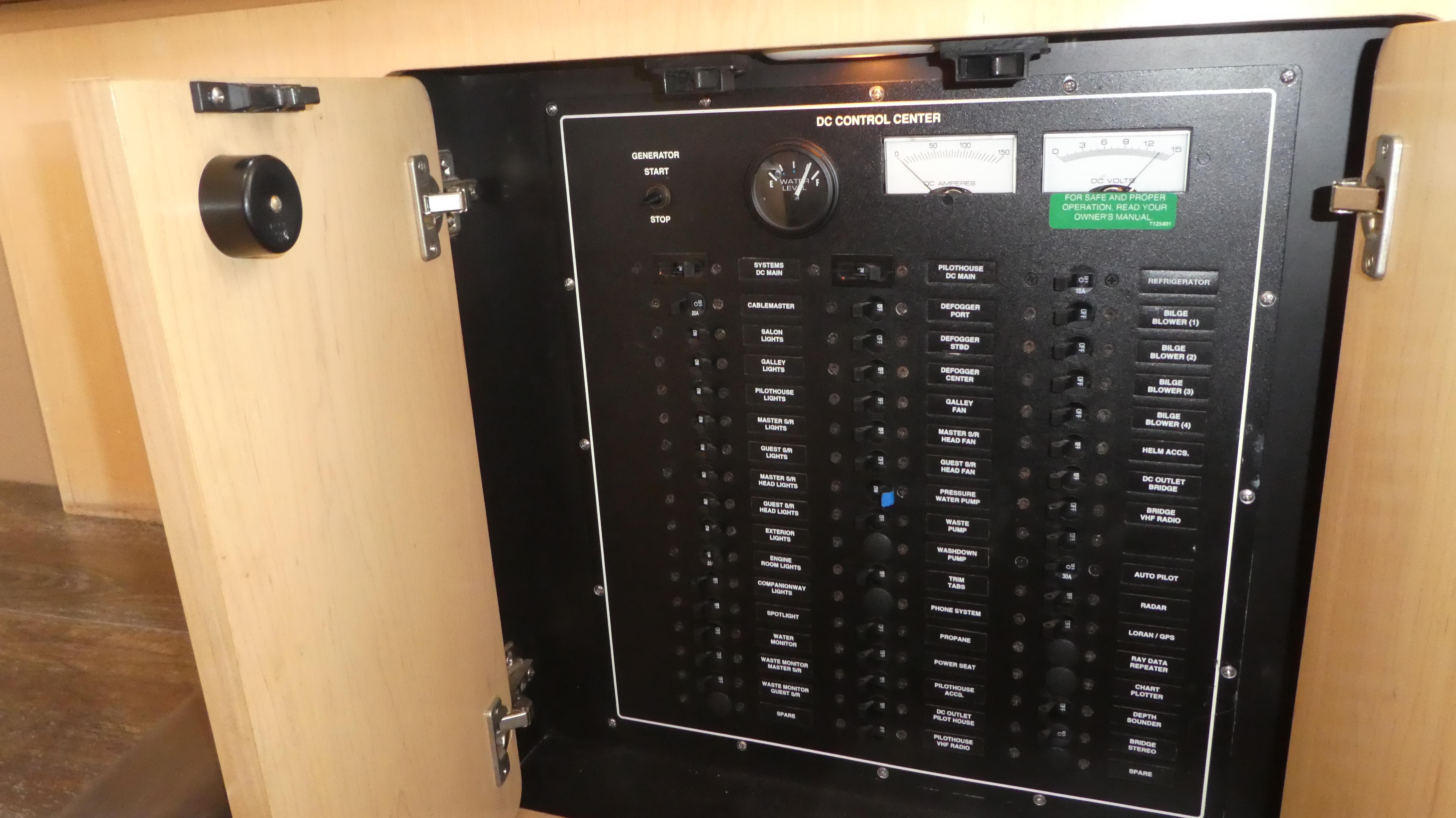 1998-carver-530-voyager-pilothouse-power-9756549-20250422123137065-1_XLARGE