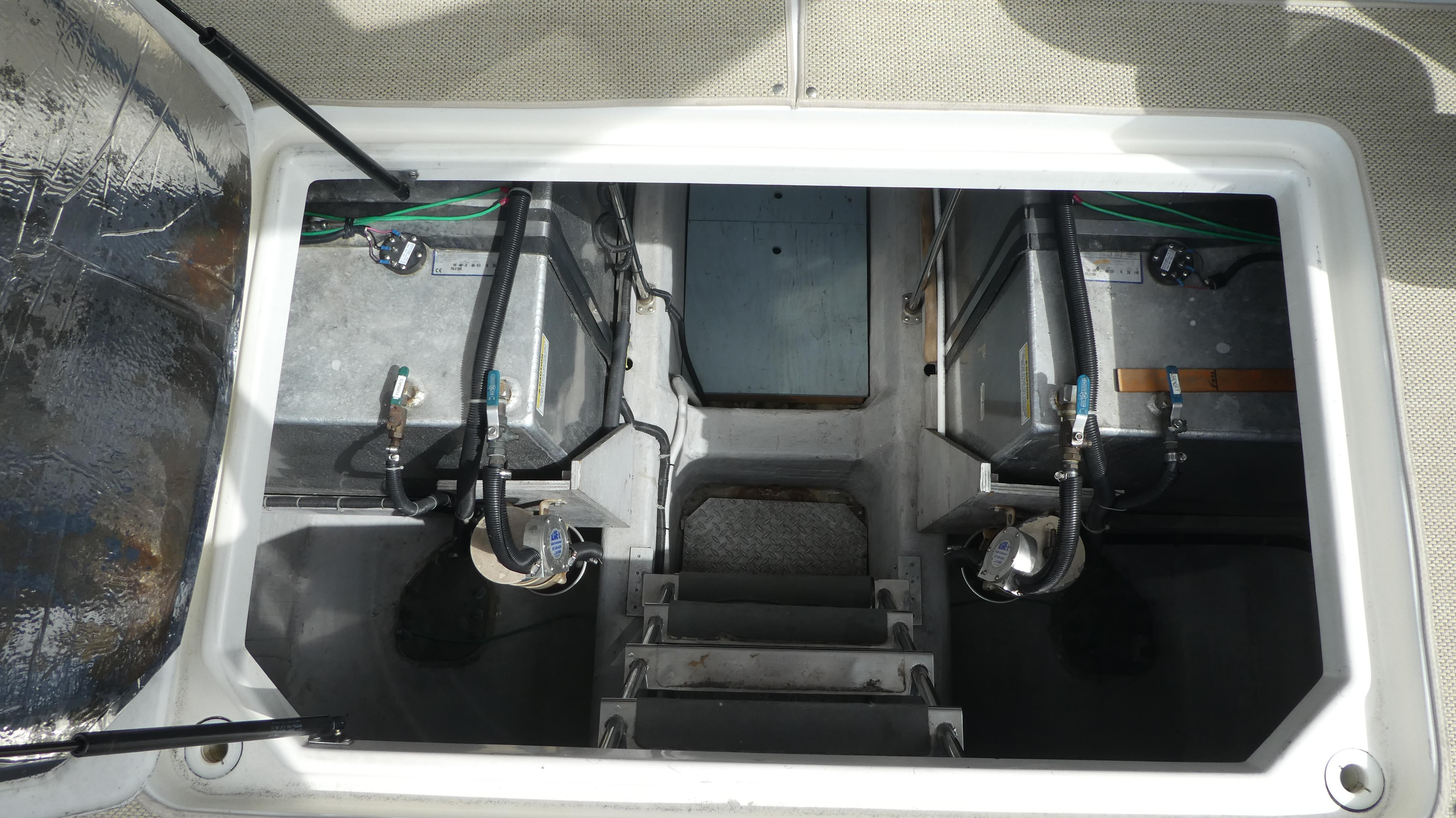 1998-carver-530-voyager-pilothouse-power-9756549-20250422130859437-1_XLARGE