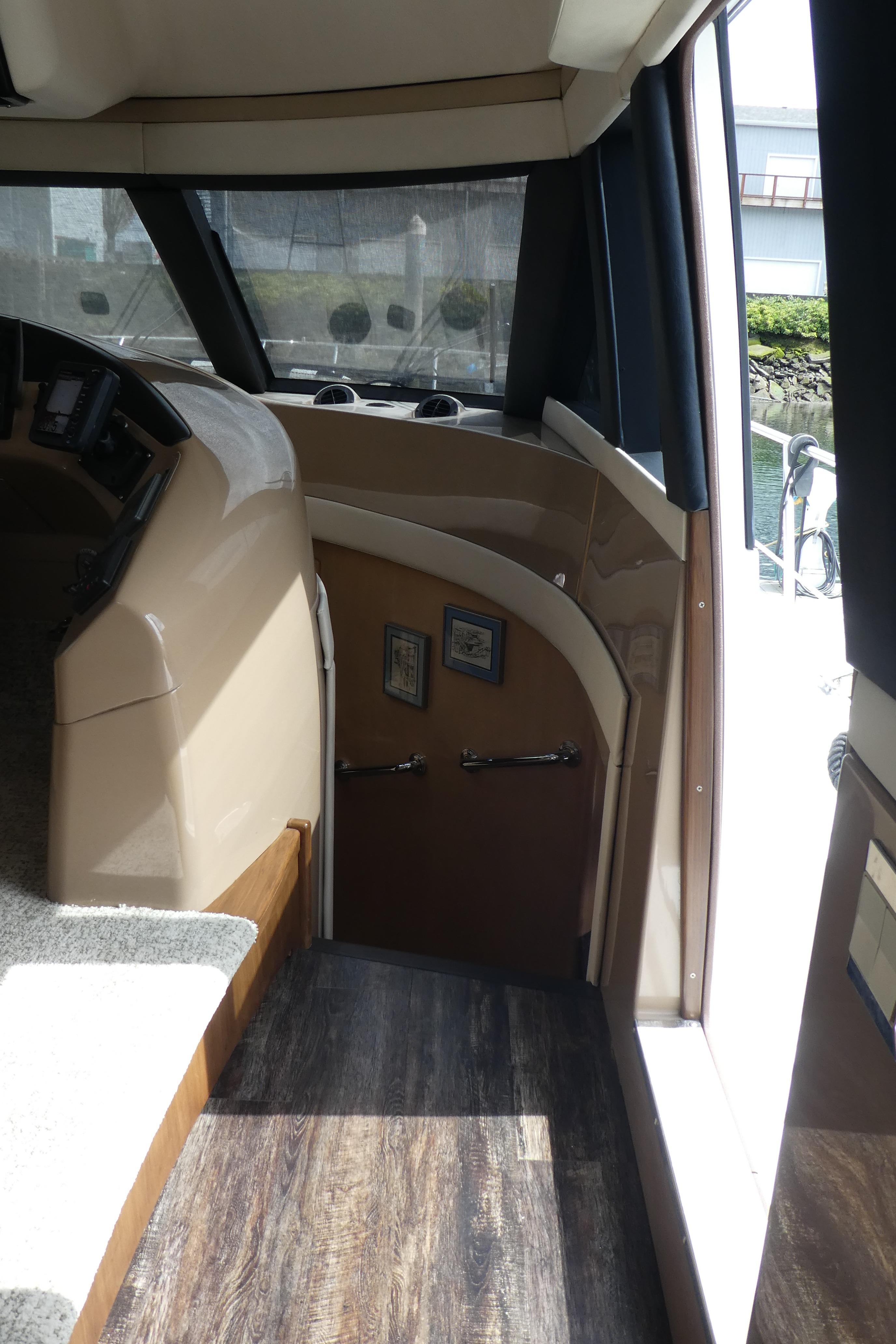 1998-carver-530-voyager-pilothouse-power-9756549-20250422132859736-1_XLARGE