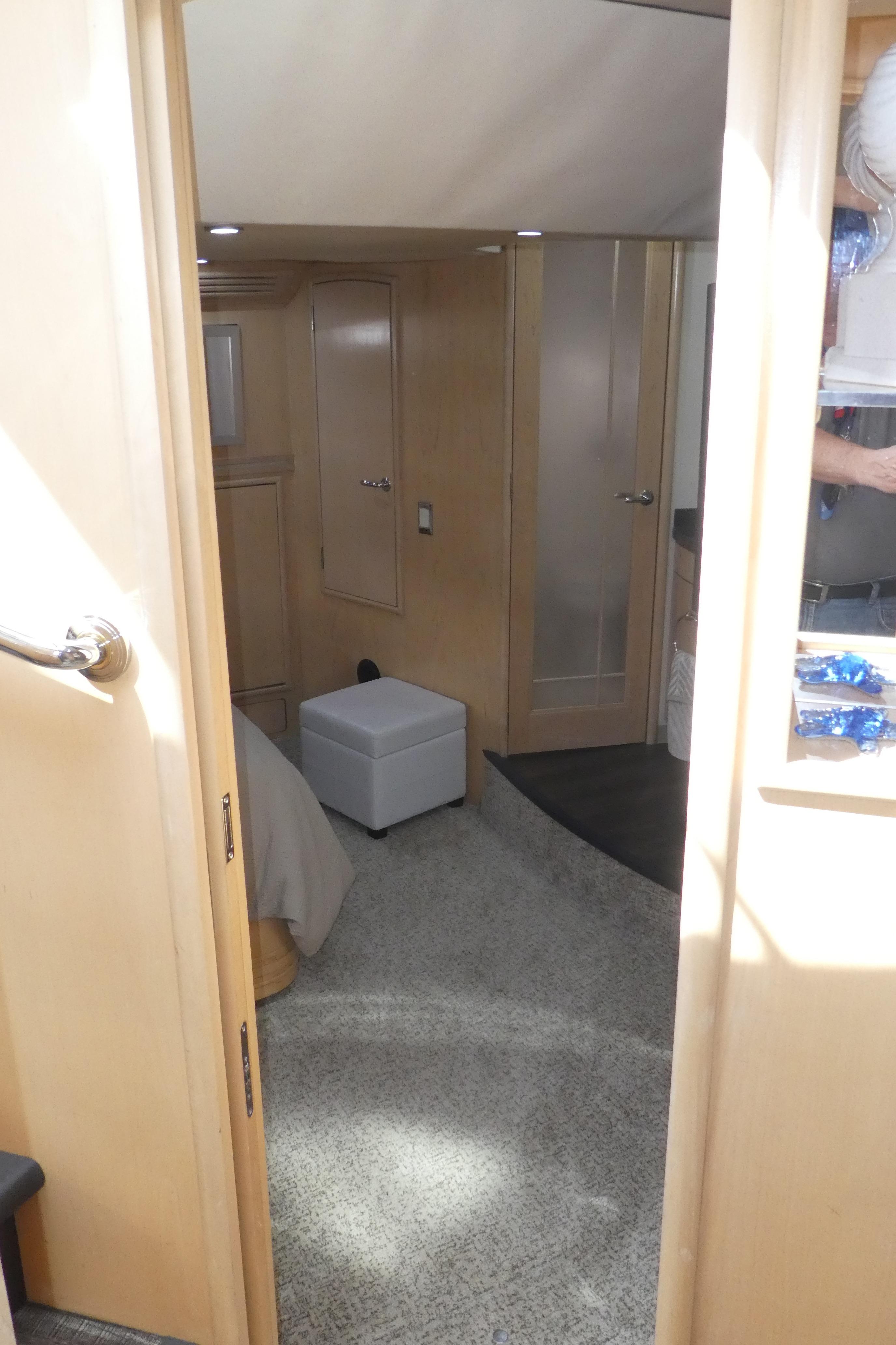 1998-carver-530-voyager-pilothouse-power-9756549-20250422134327691-1_XLARGE