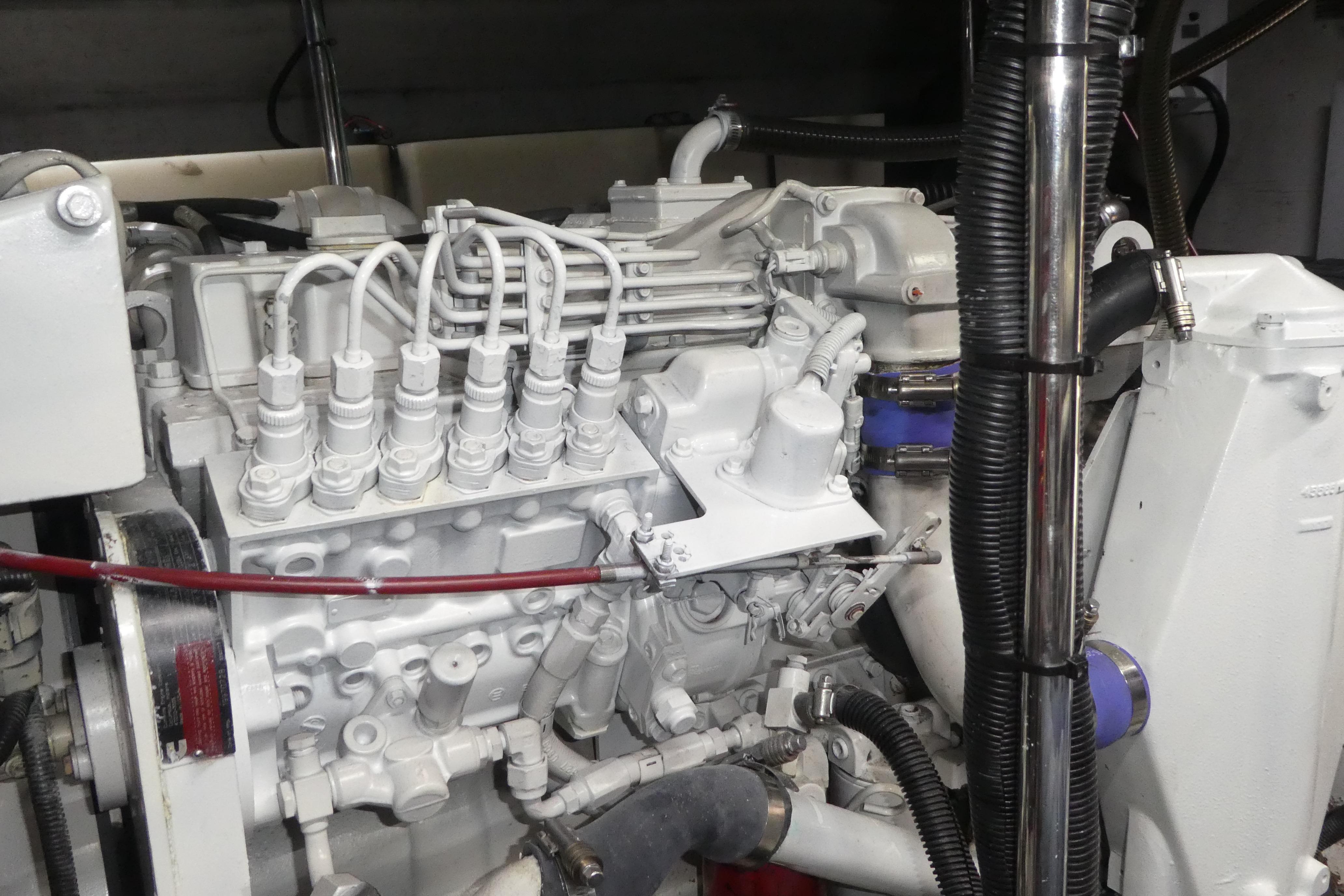 1998-carver-530-voyager-pilothouse-power-9756549-20250422140209490-1_XLARGE