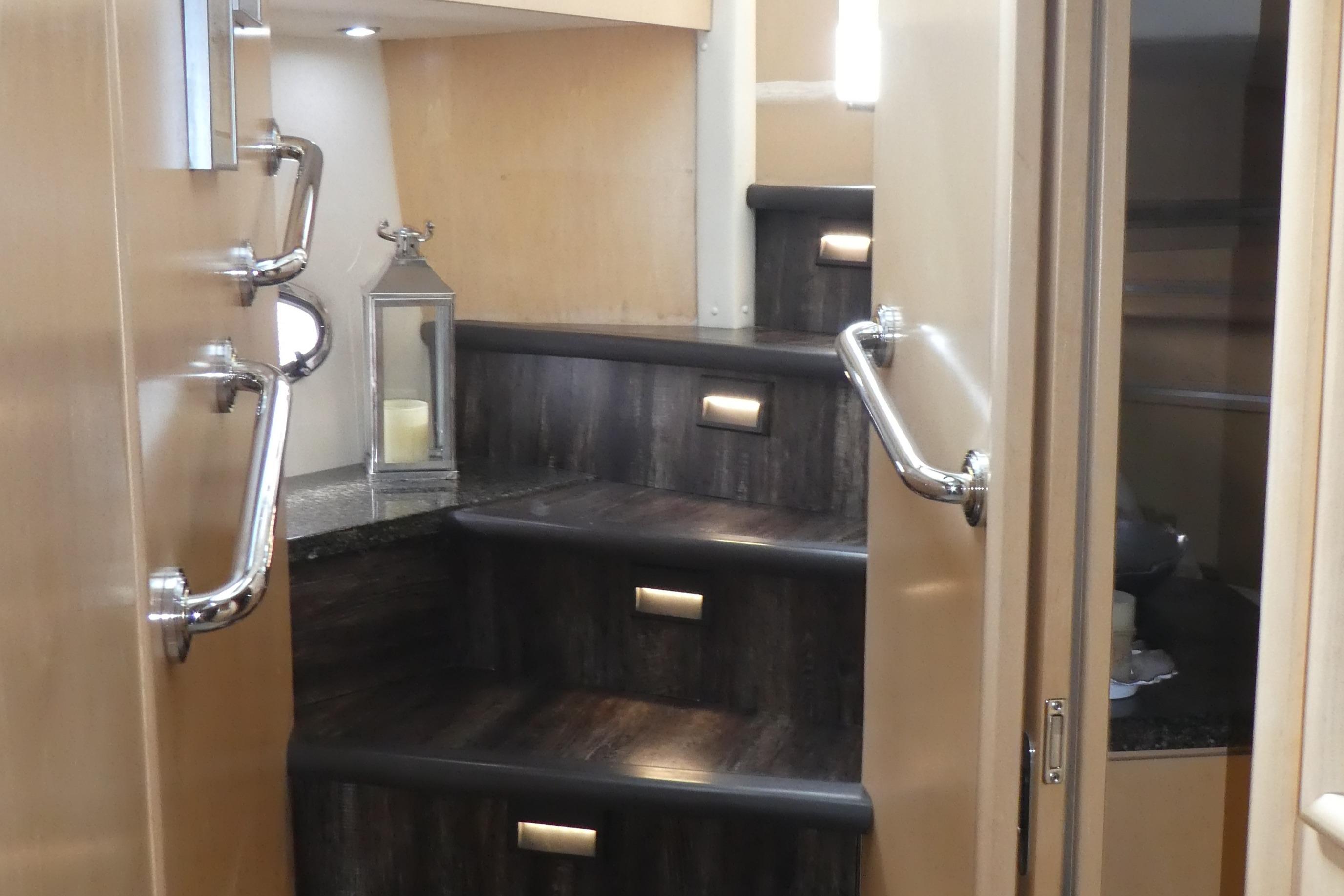 1998-carver-530-voyager-pilothouse-power-9756549-20250422140213530-1_XLARGE