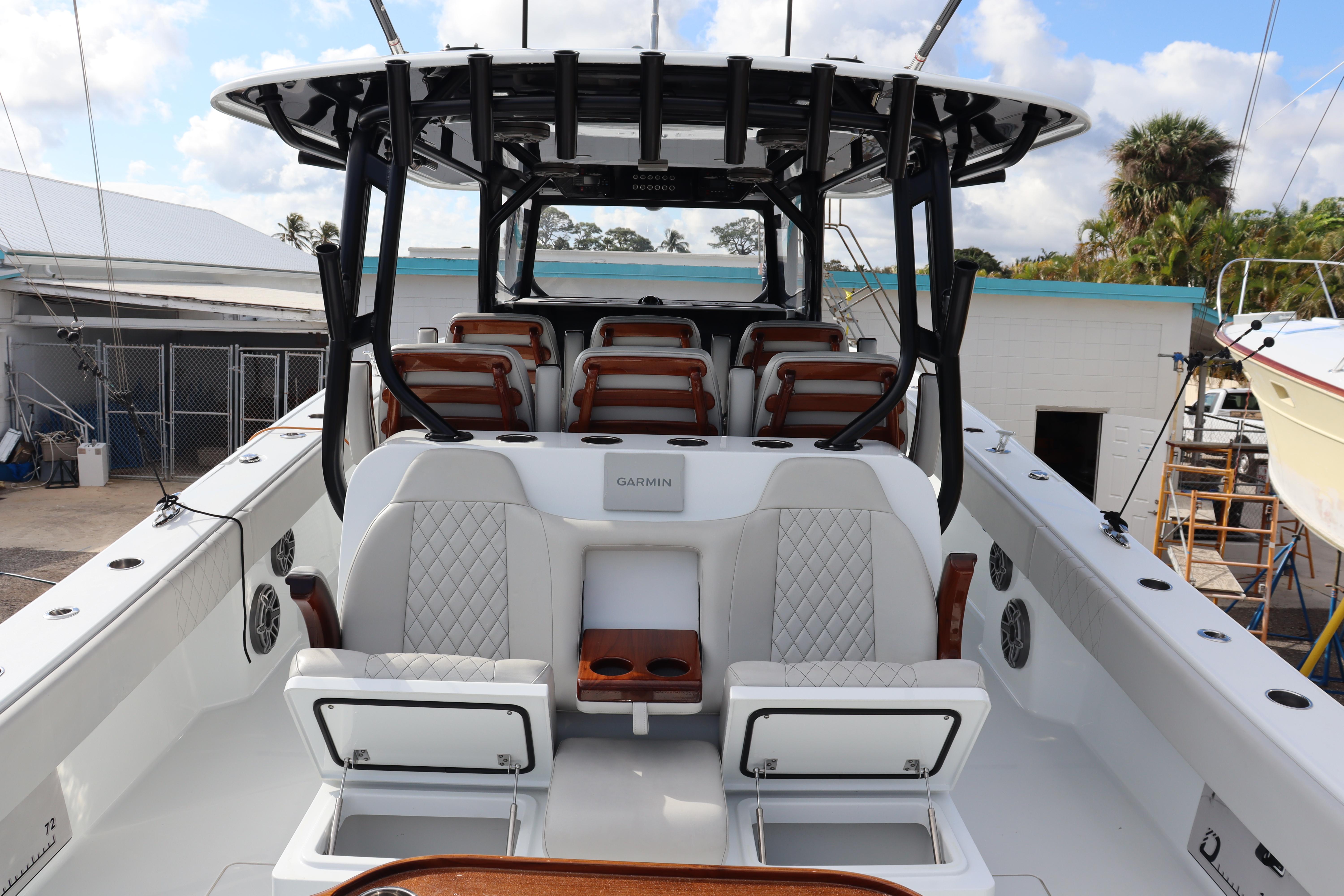2023-freeman-42-center-console-power-9686505-20250218104144302-1_XLARGE