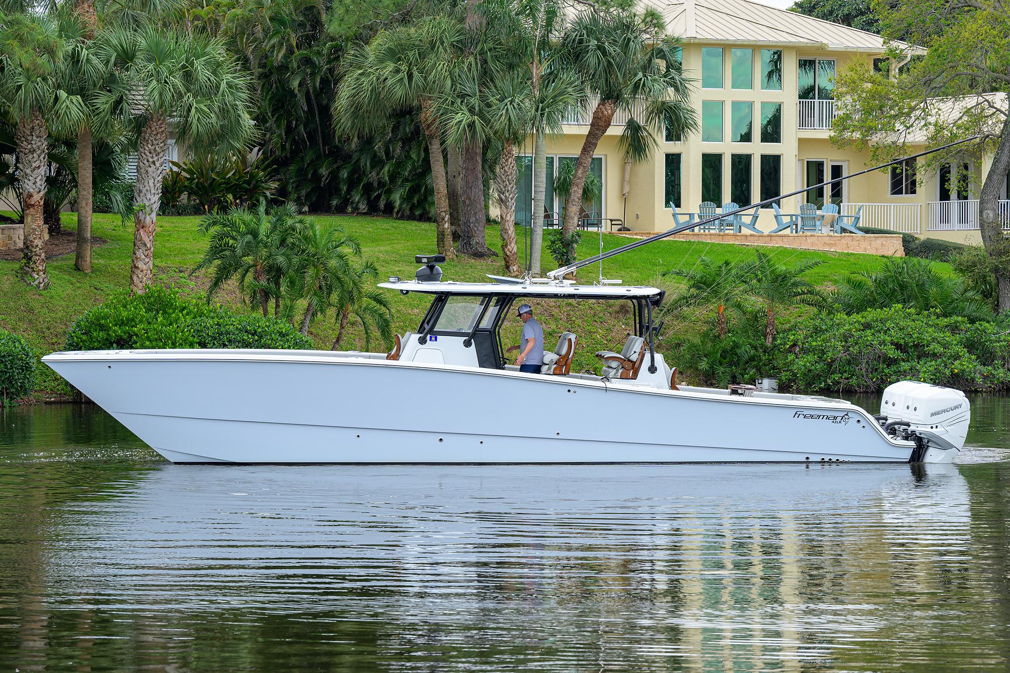 2023-freeman-42-center-console-power-9686505-20250228053304718-1_XLARGE