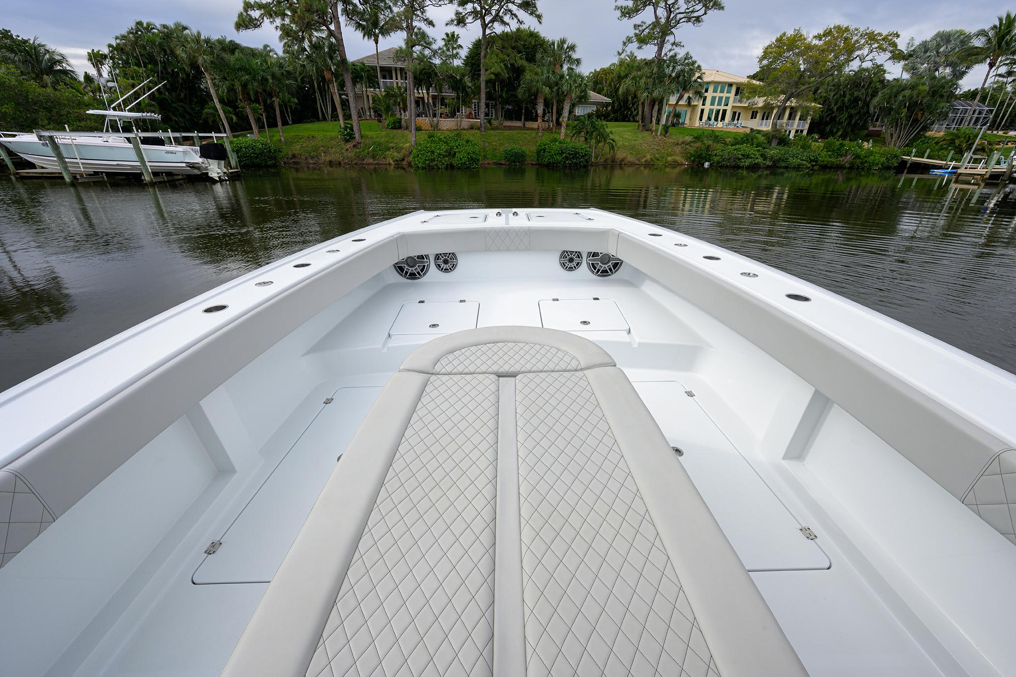 2023-freeman-42-center-console-power-9686505-20250228053816094-1_XLARGE
