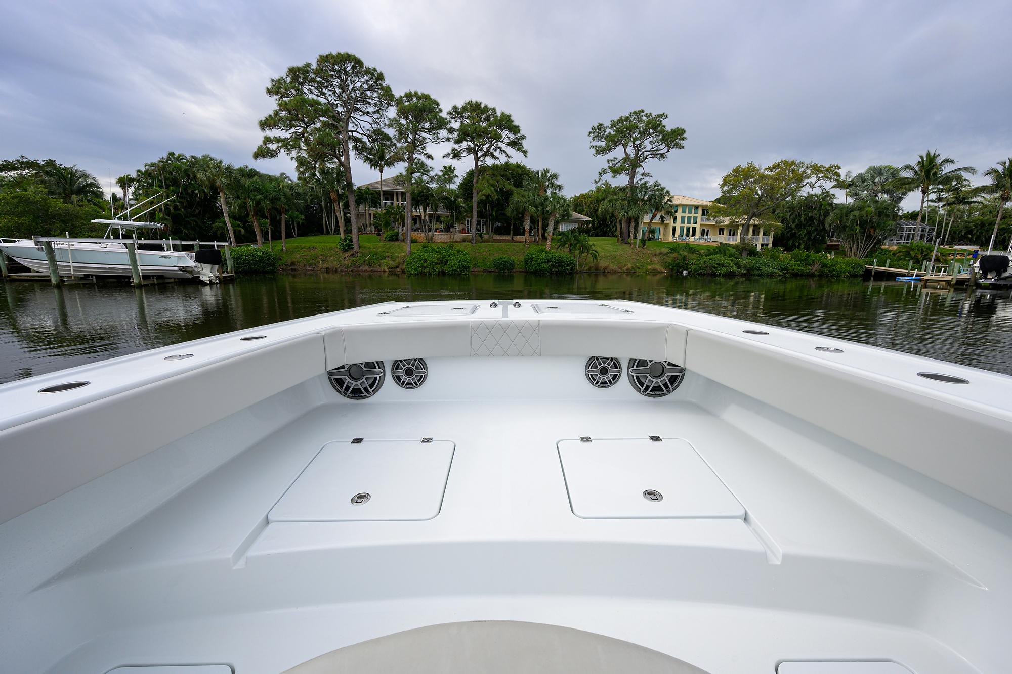2023-freeman-42-center-console-power-9686505-20250228053820129-1_XLARGE