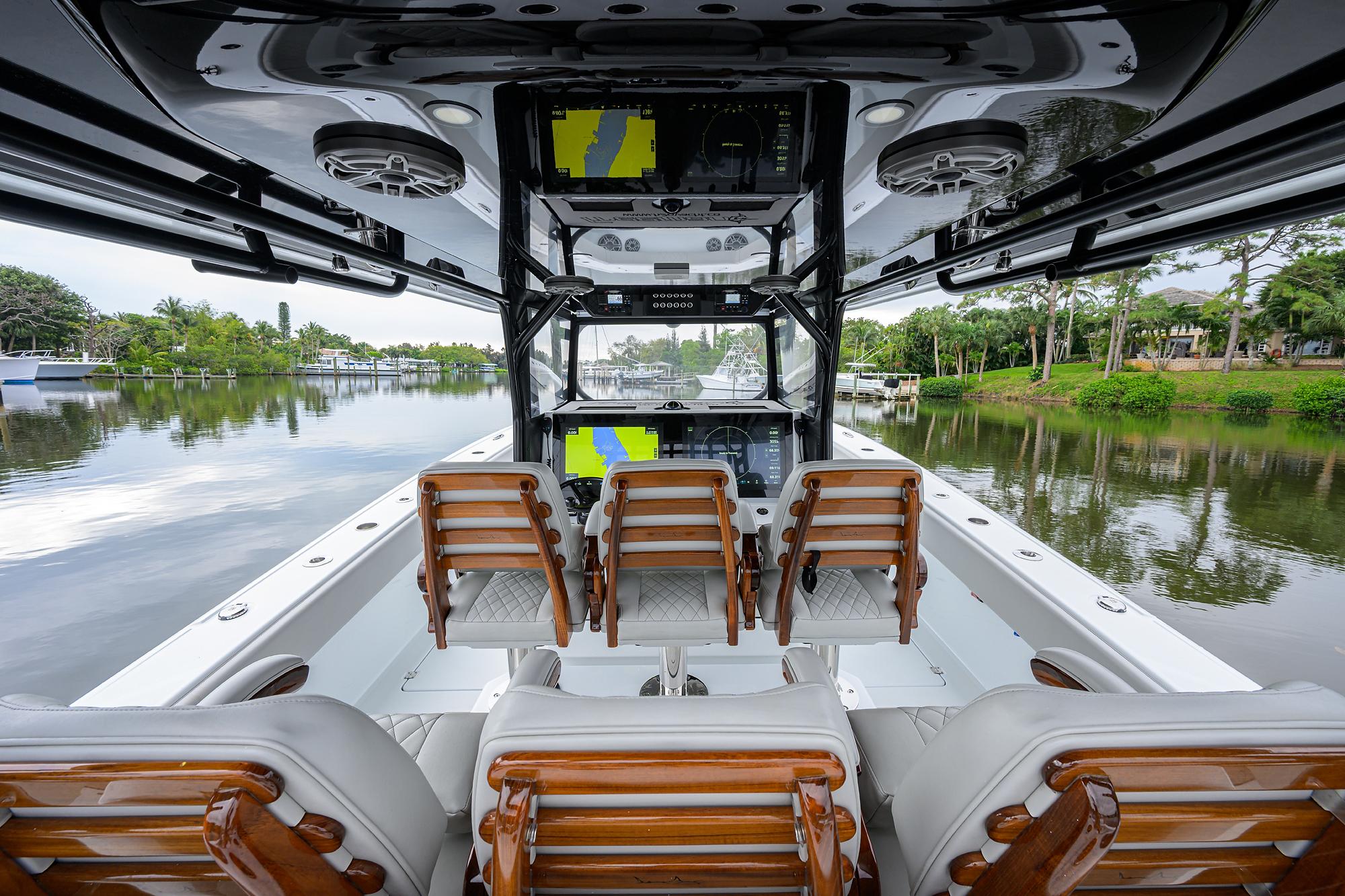 2023-freeman-42-center-console-power-9686505-20250228053822159-1_XLARGE