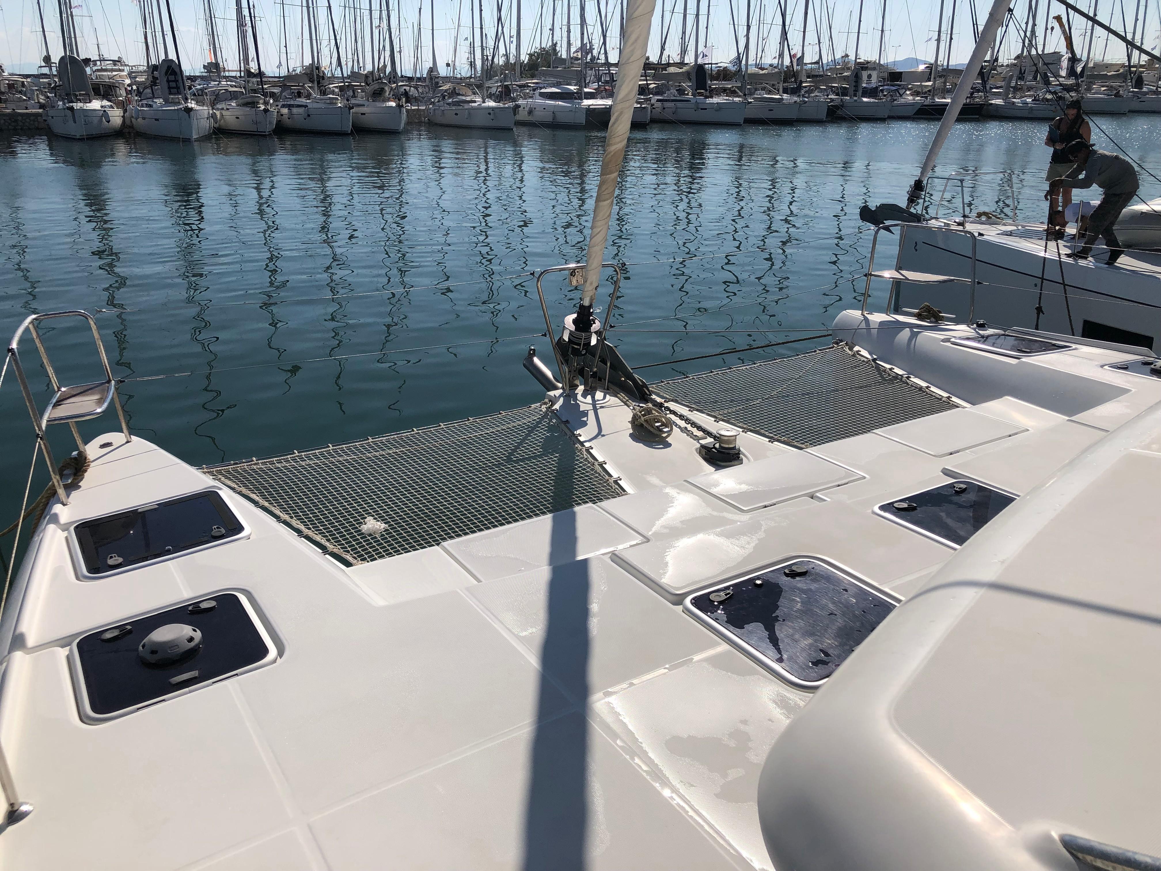 Lagoon 421 | MultiYB - Multihull Yacht Brokerage