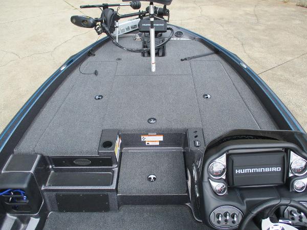 2021 Triton boat for sale, model of the boat is 18 TRX & Image # 5 of 17