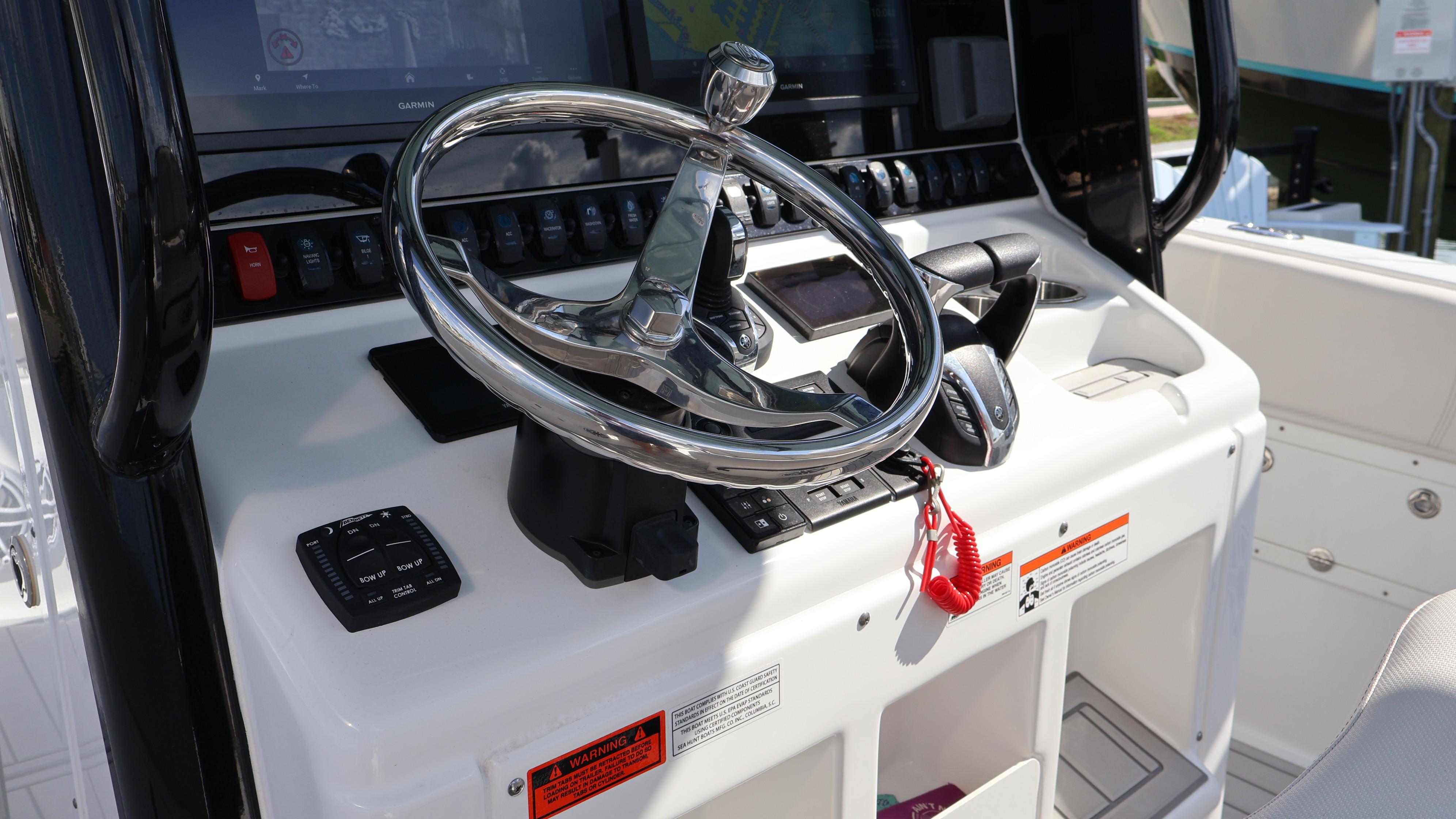 2023 Sea Hunt Ultra 305 SE