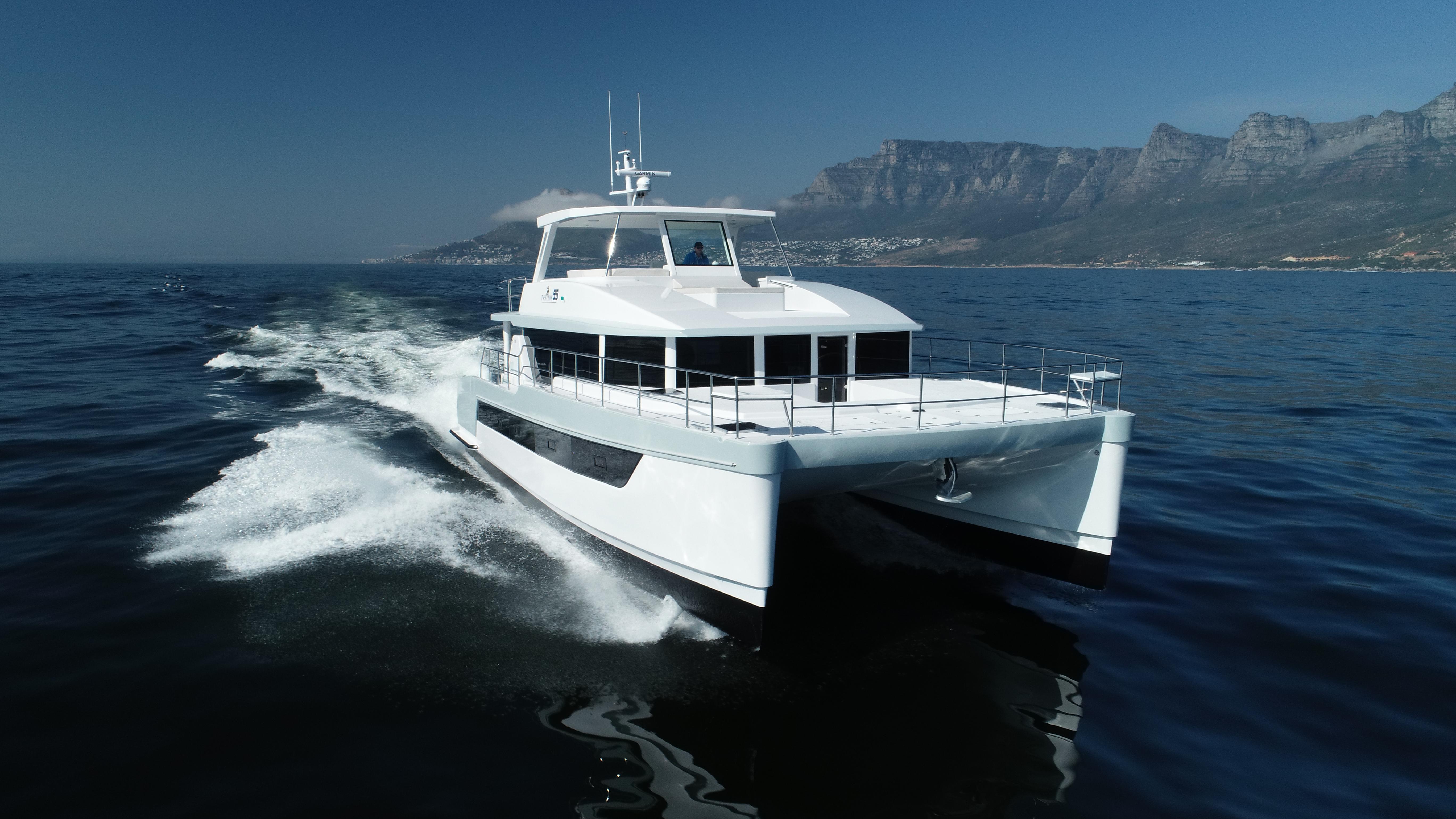 Two Oceans 555 Exterior