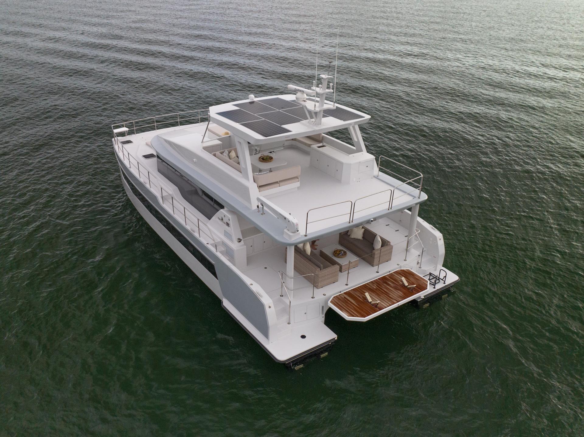 Two Oceans 555 Exterior aft