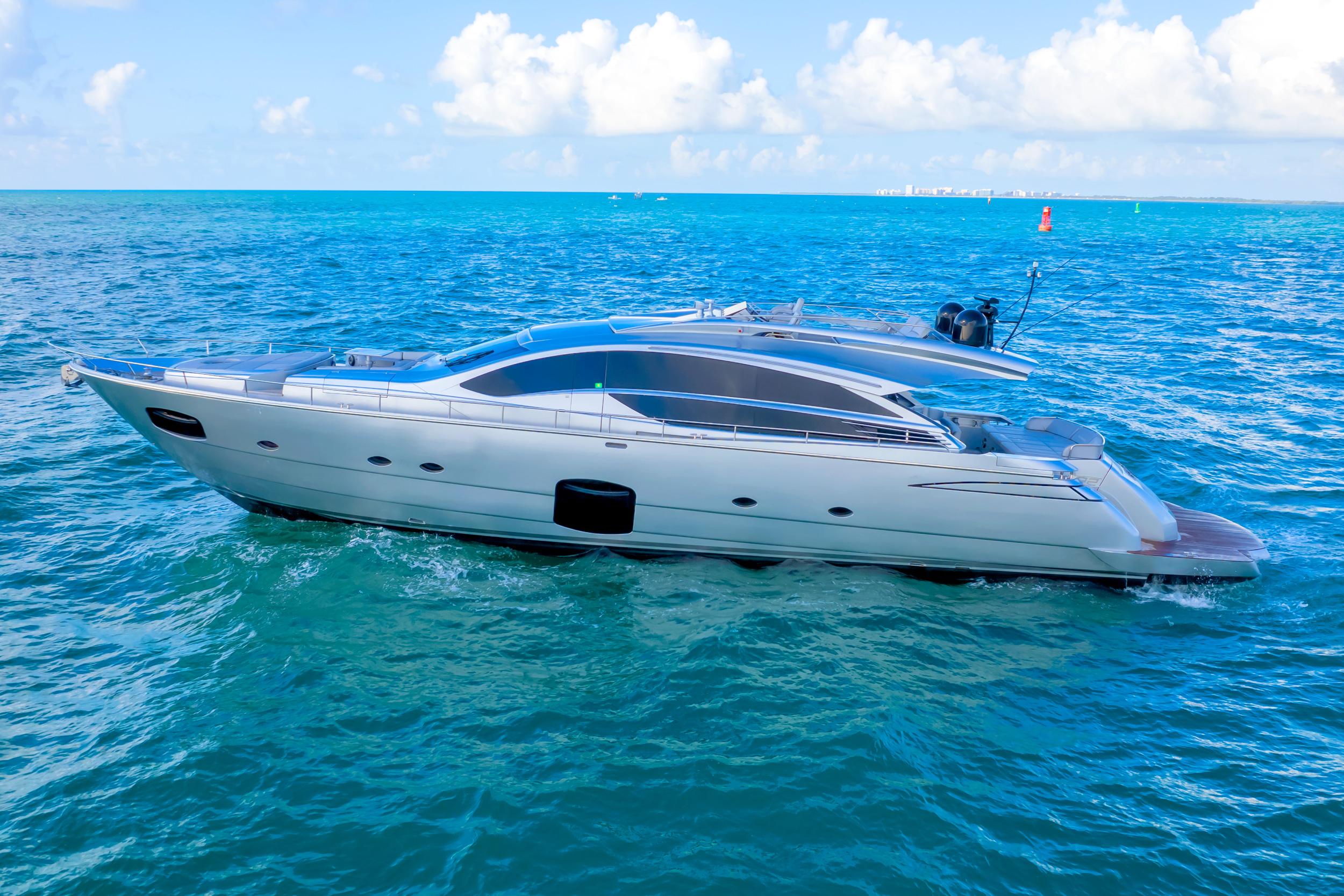 2013 Pershing 82