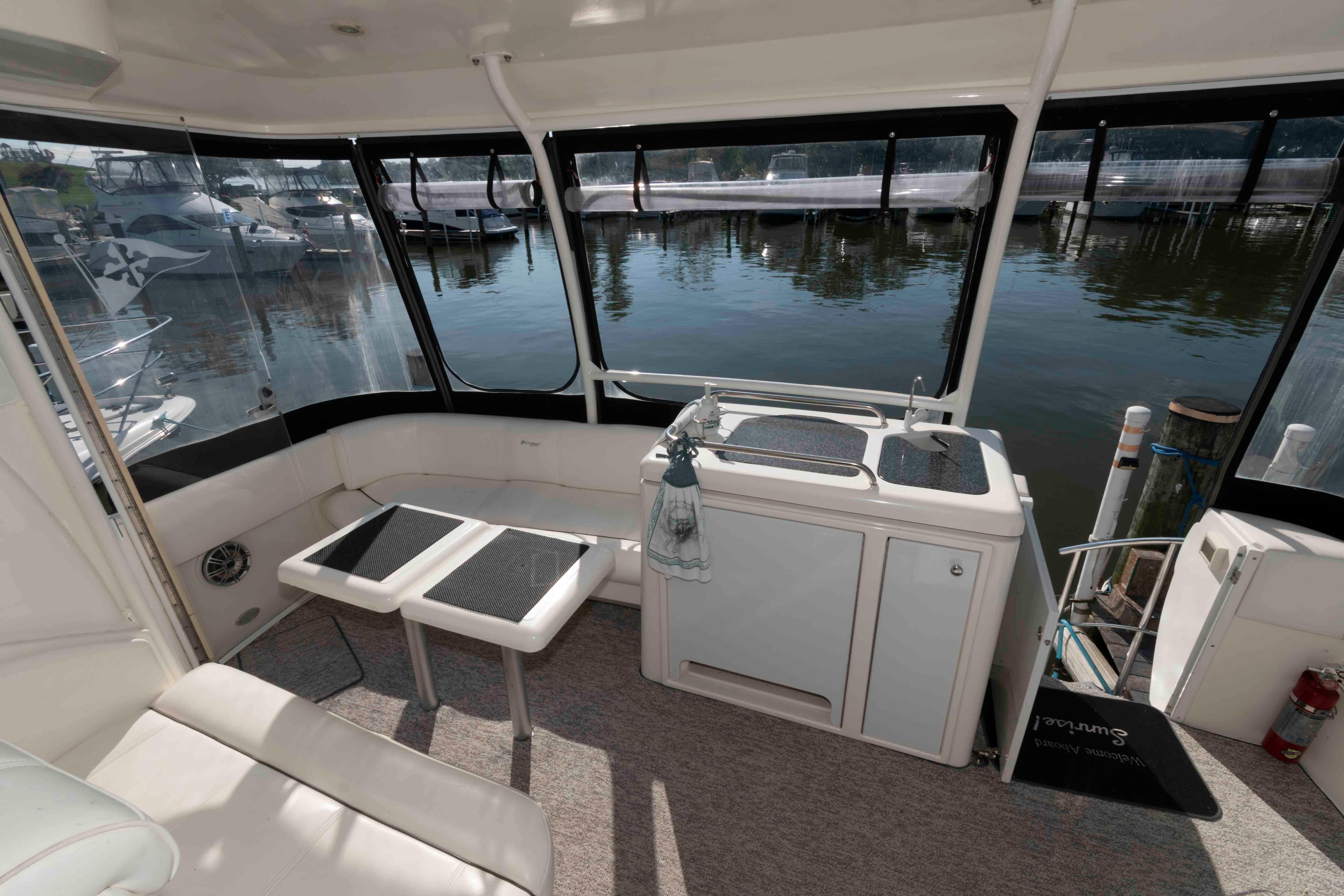 M 10347 RD Knot 10 Yacht Sales