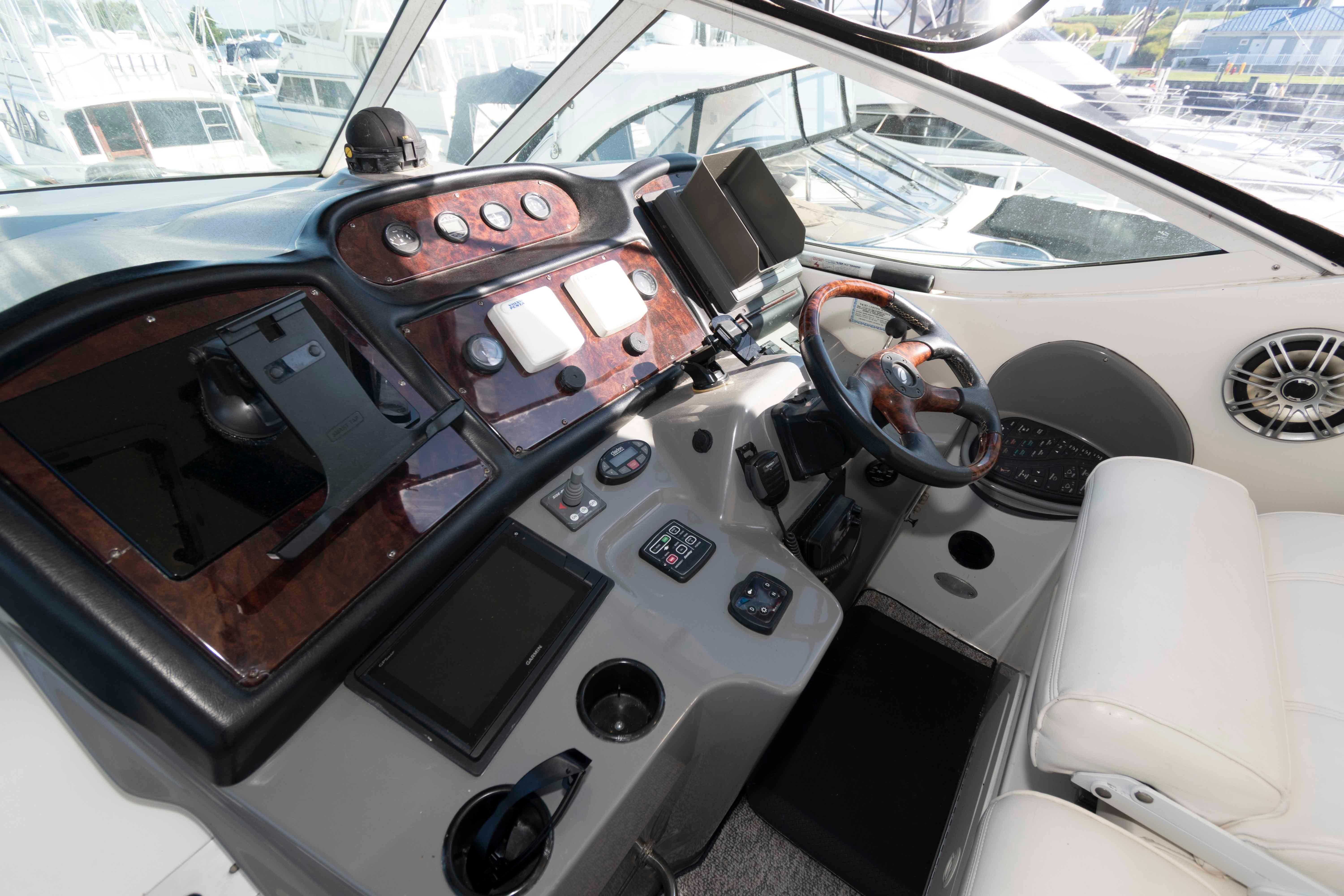 M 10347 RD Knot 10 Yacht Sales