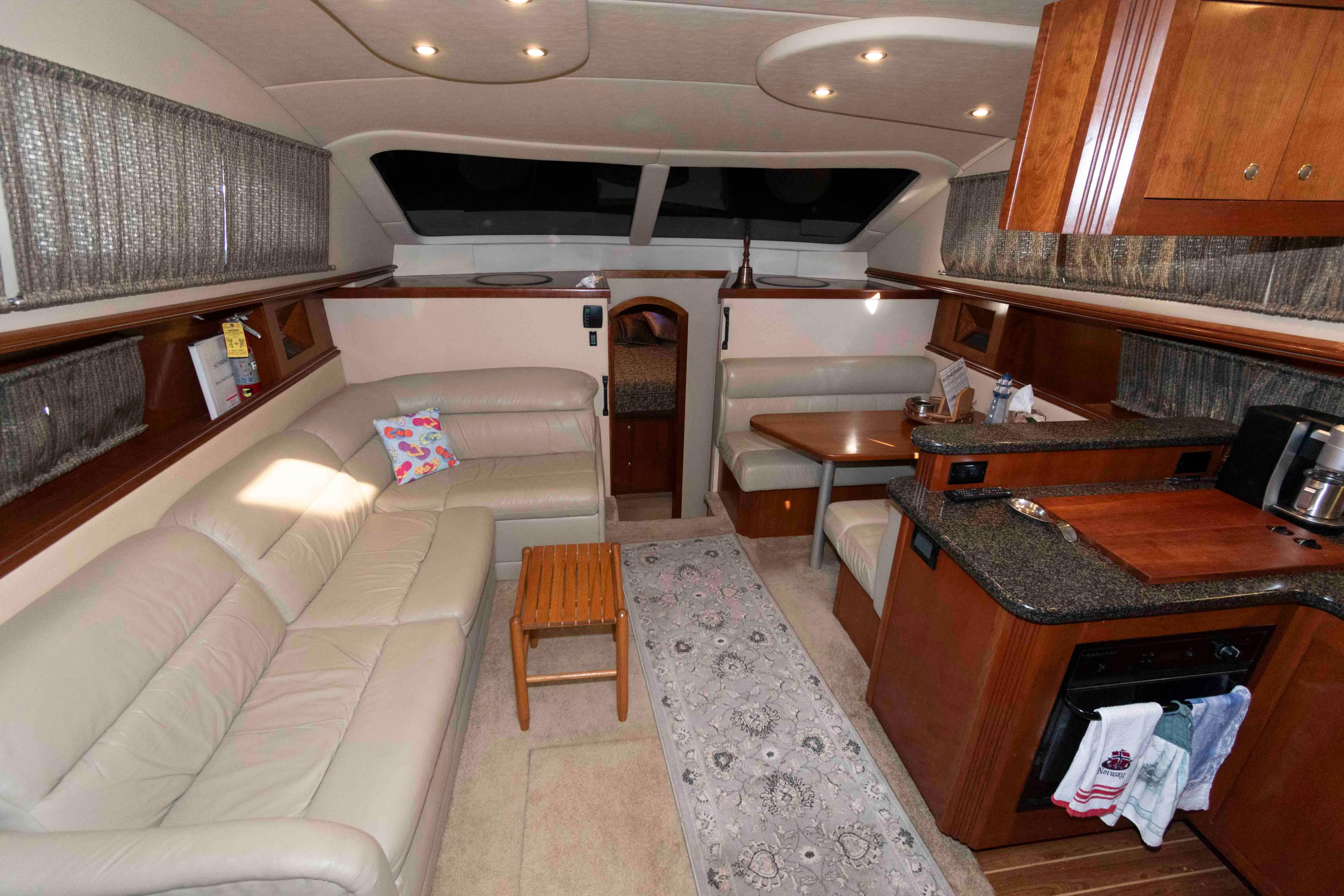 M 10347 RD Knot 10 Yacht Sales