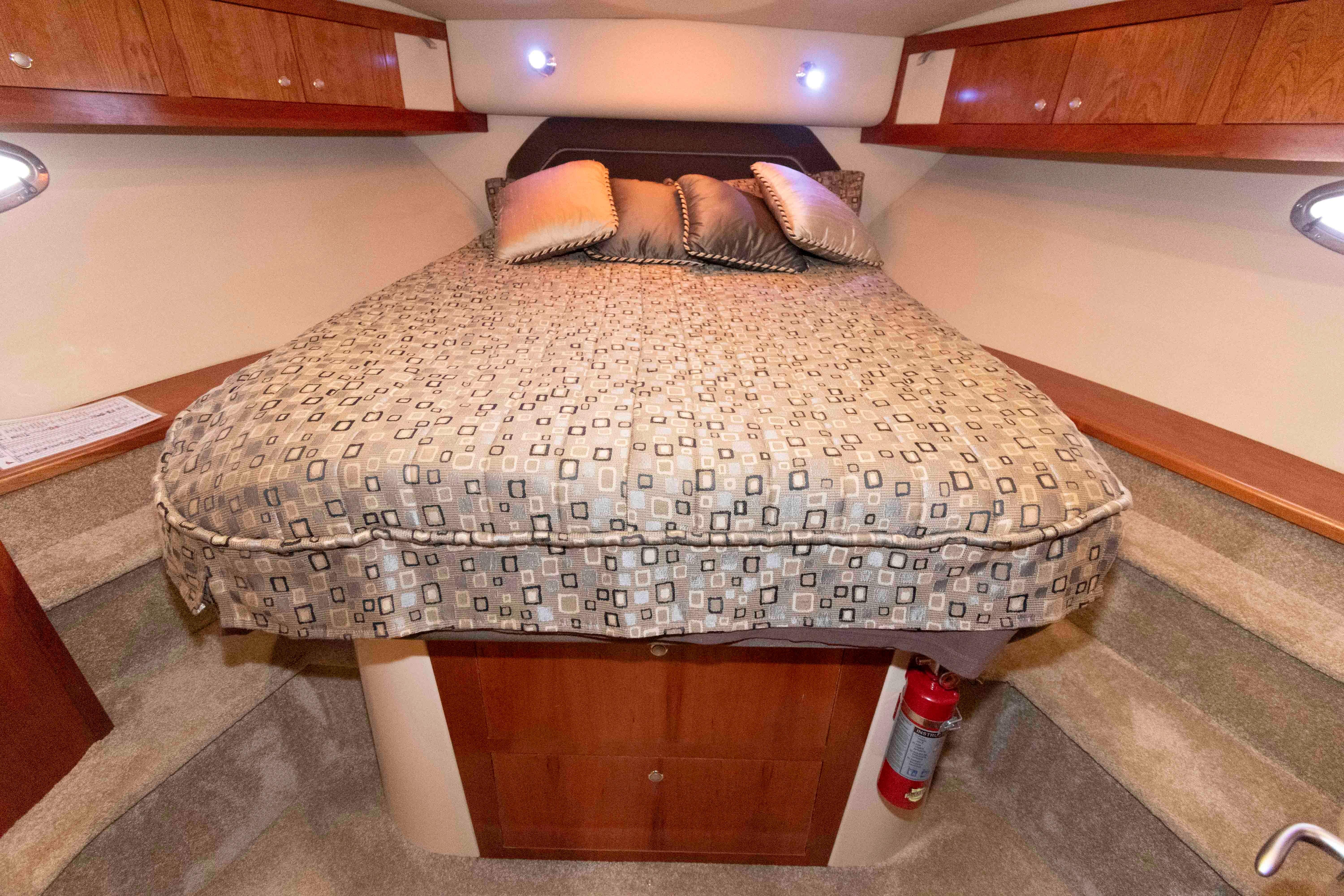 M 10347 RD Knot 10 Yacht Sales