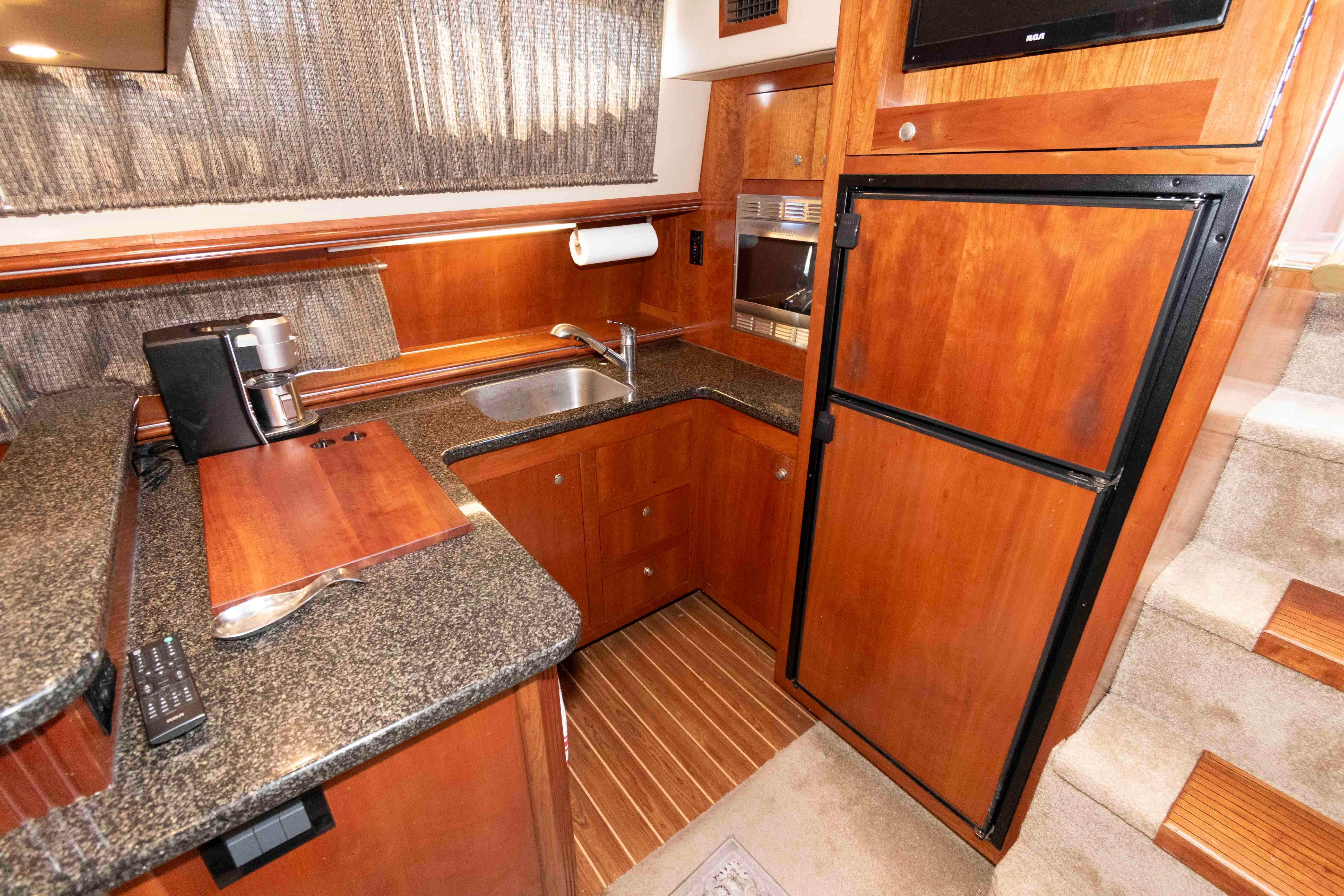 M 10347 RD Knot 10 Yacht Sales