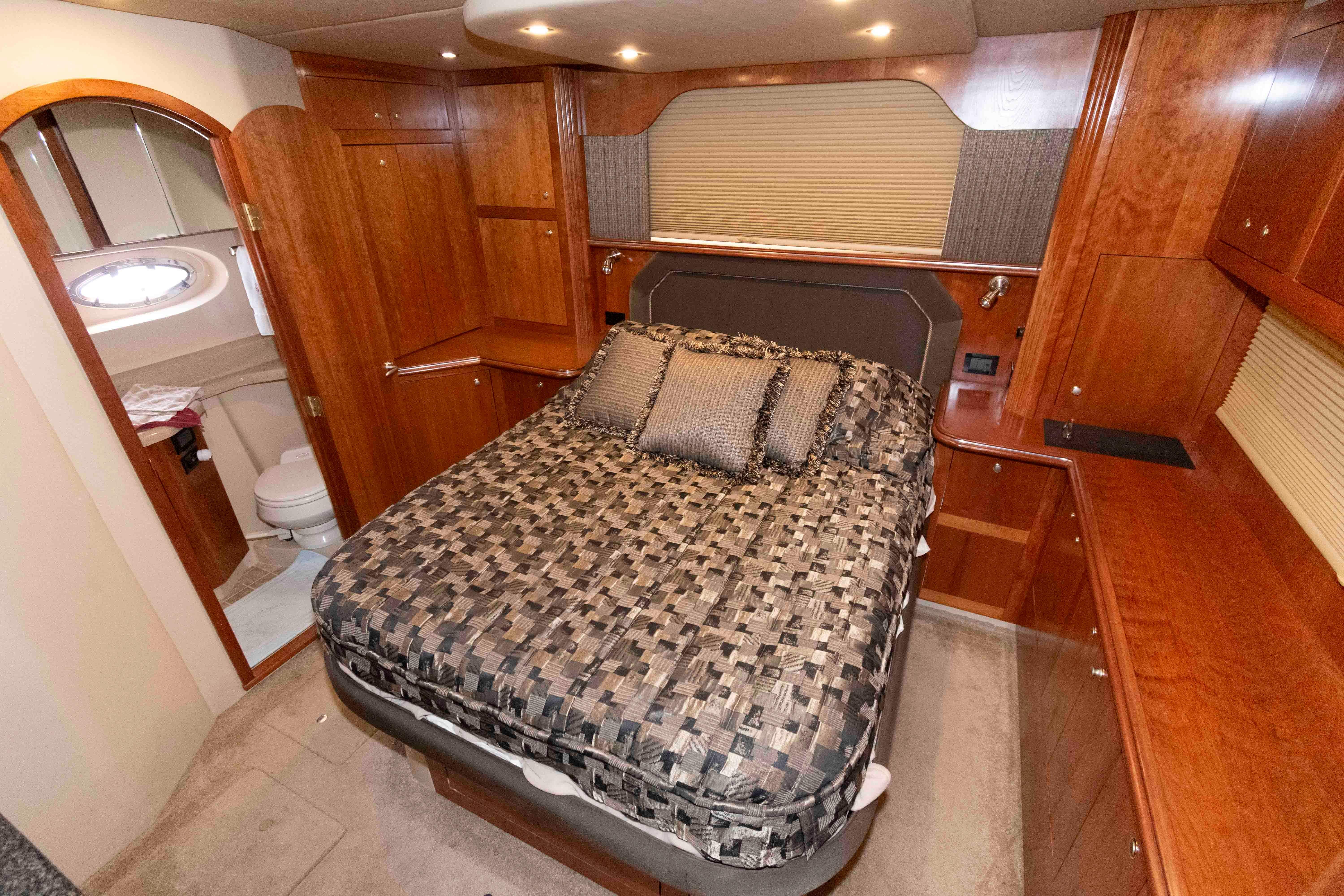 M 10347 RD Knot 10 Yacht Sales