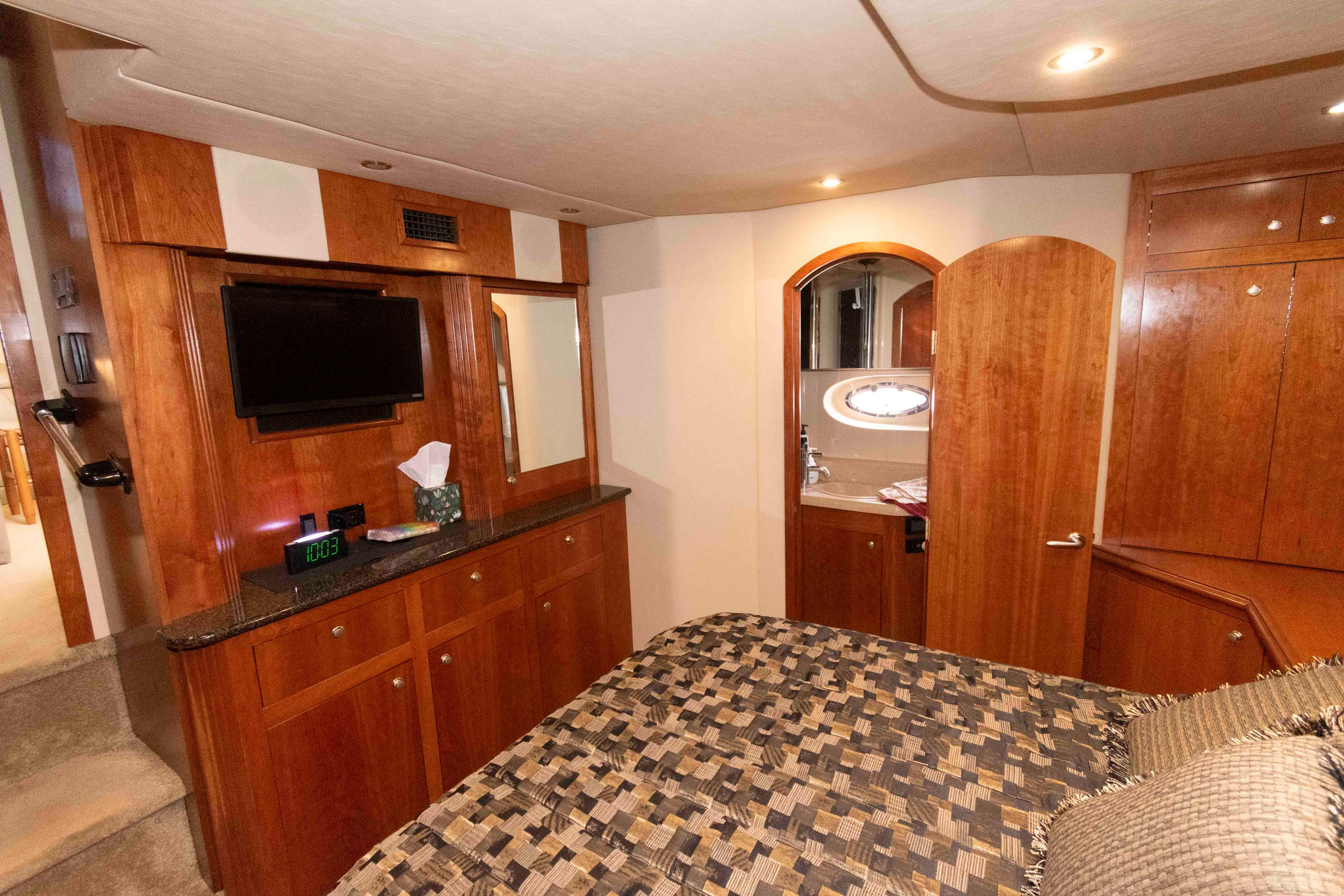 M 10347 RD Knot 10 Yacht Sales