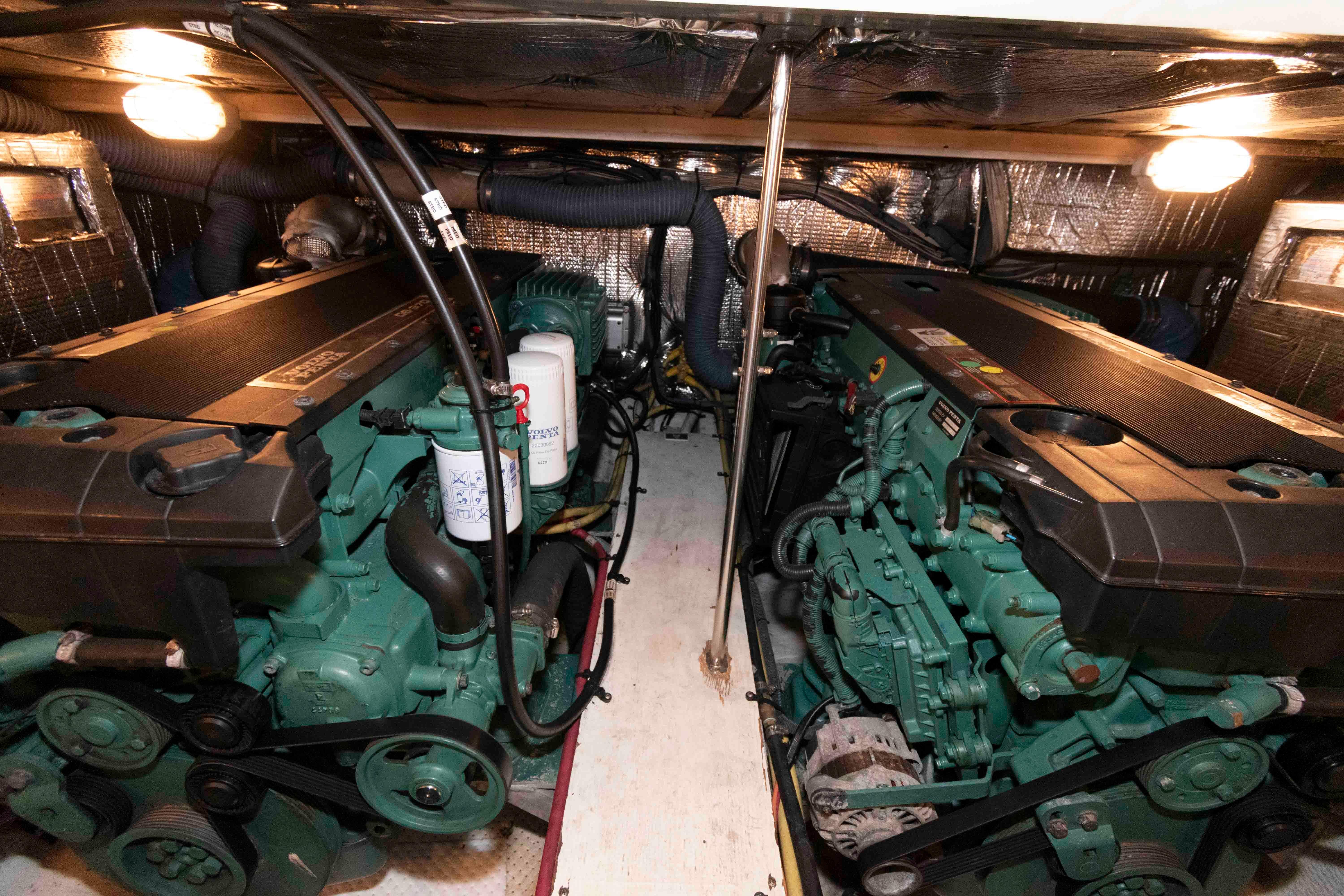 M 10347 RD Knot 10 Yacht Sales