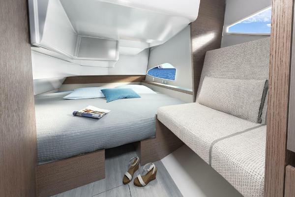 2022 Sealine C335