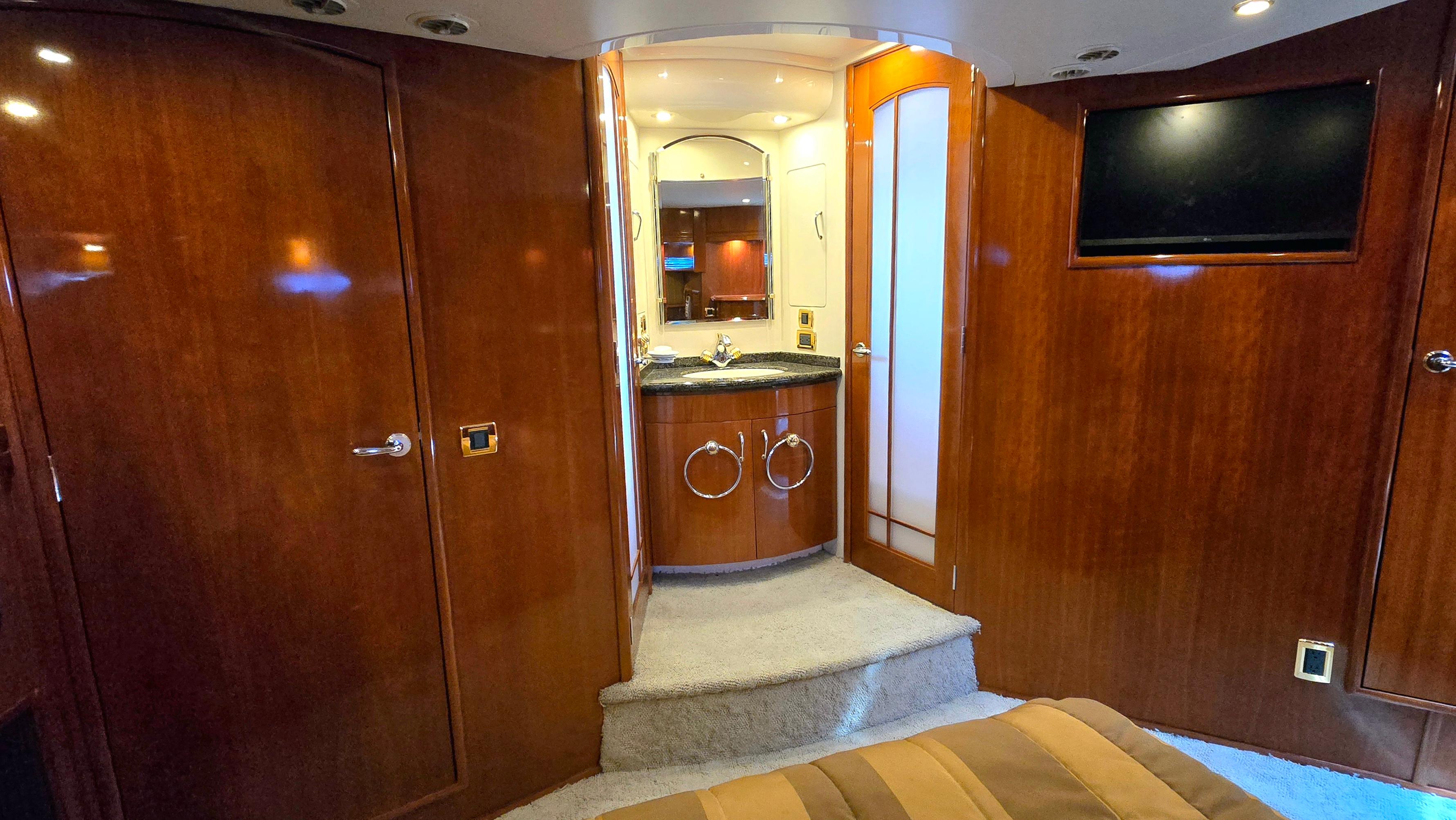 2004-carver-570-voyager-pilothouse-power-9836507-982256135-0-120620250612-9