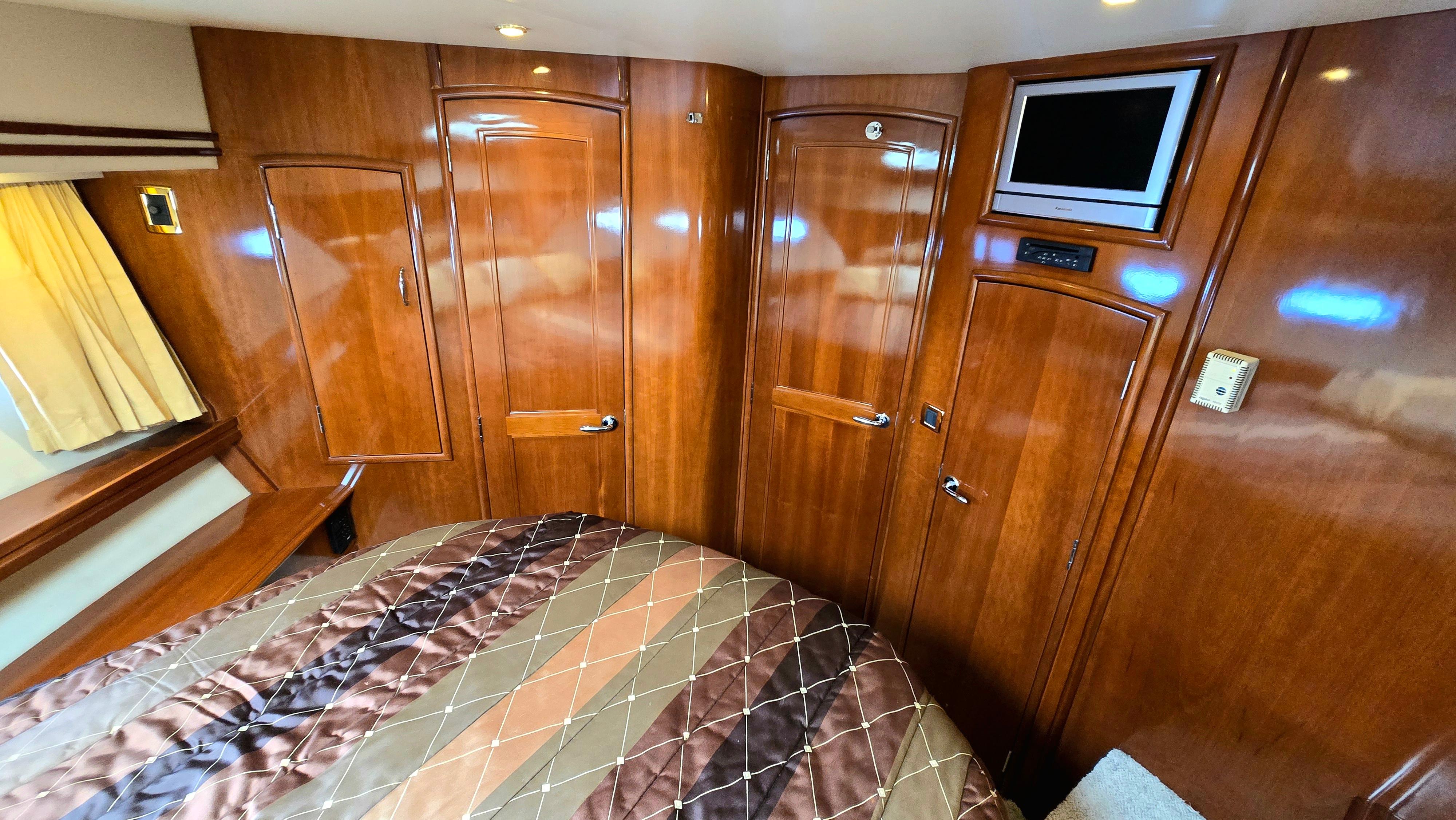 2004-carver-570-voyager-pilothouse-power-9836507-982256137-0-120620250612-11