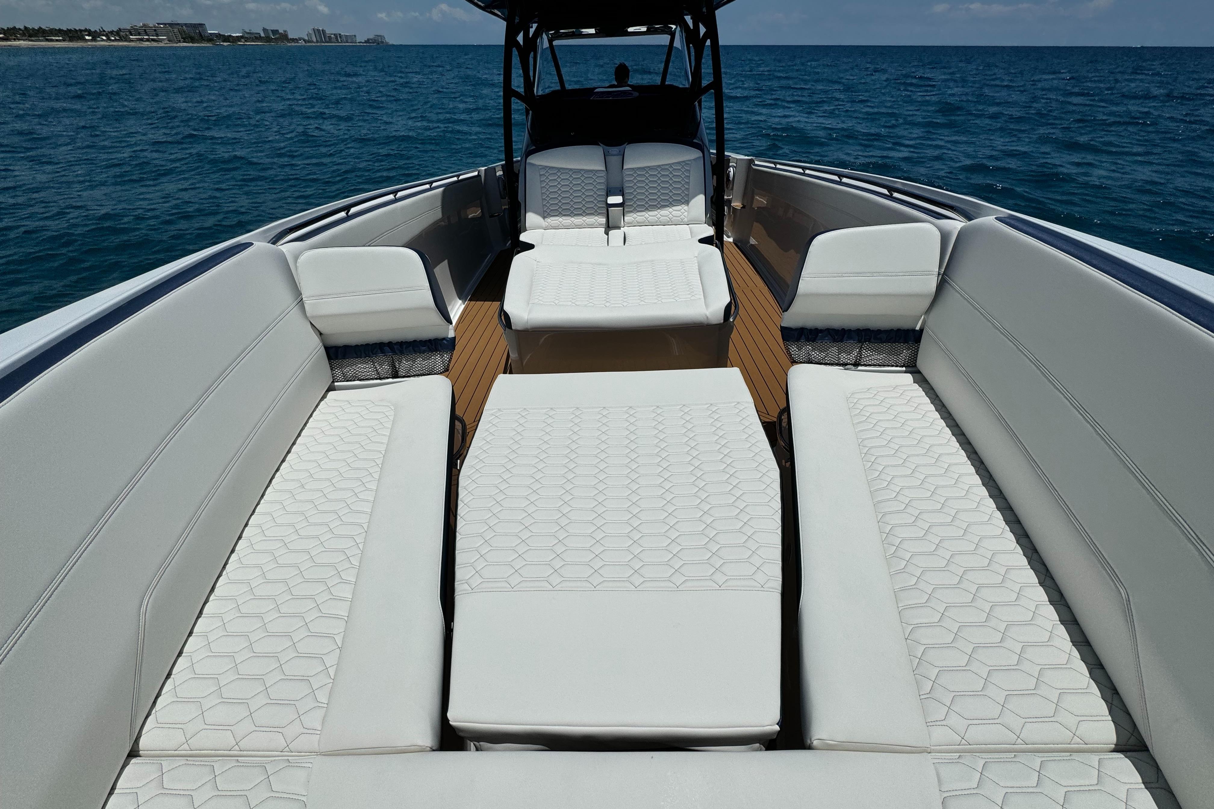 2024 Nor-Tech 390 Sport Center Console