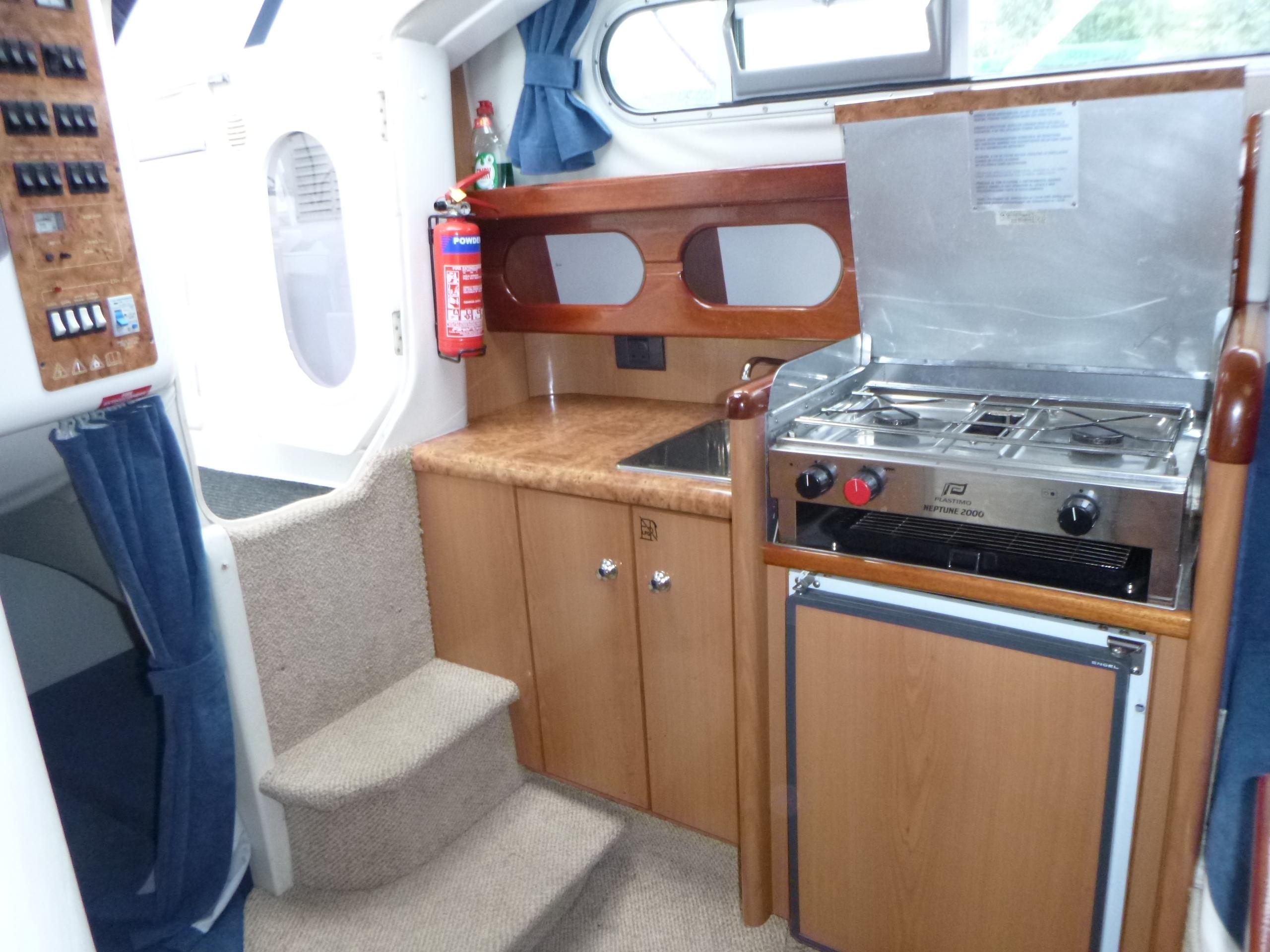 Sealine S24