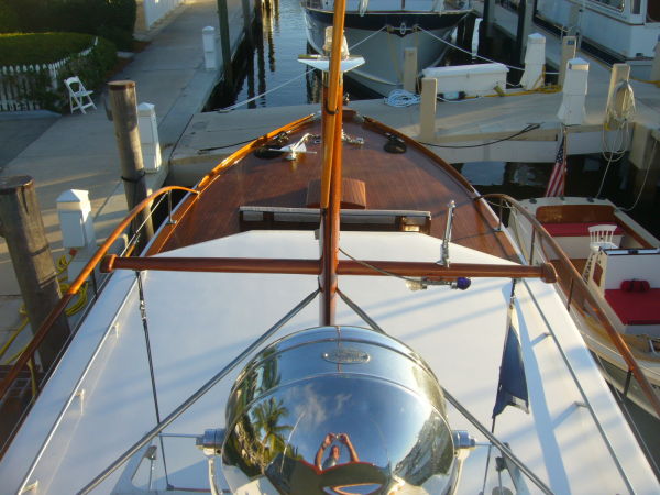 View of Foredeck from Flybridge