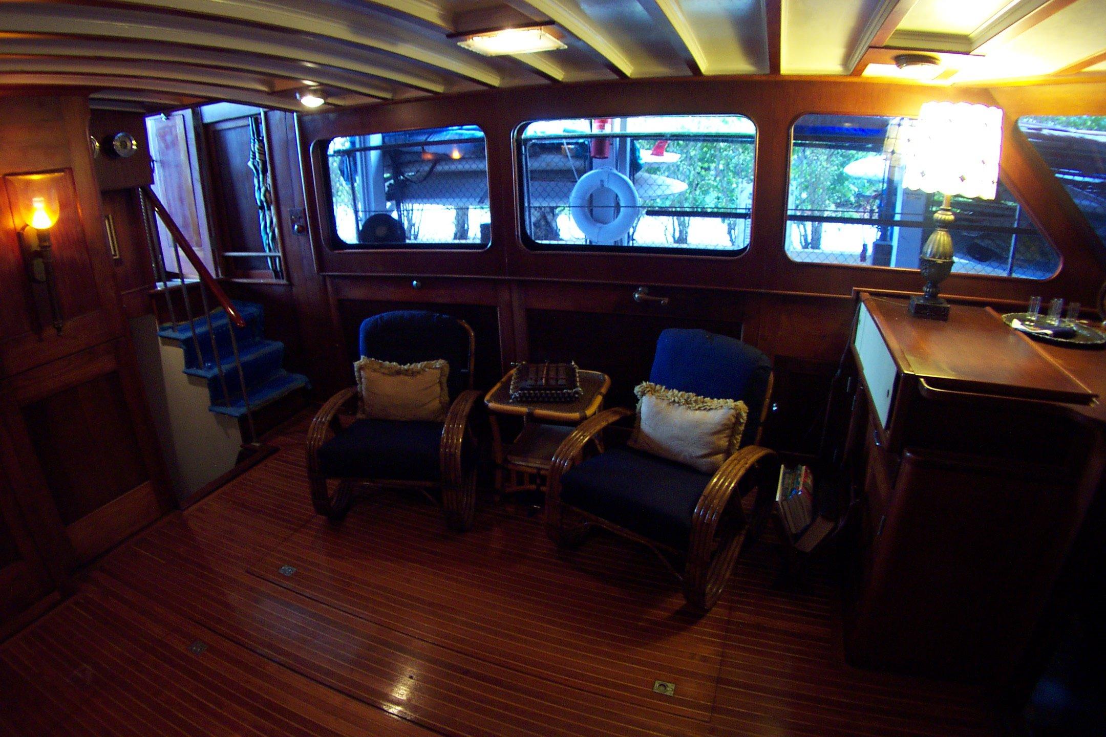 Saloon to Port