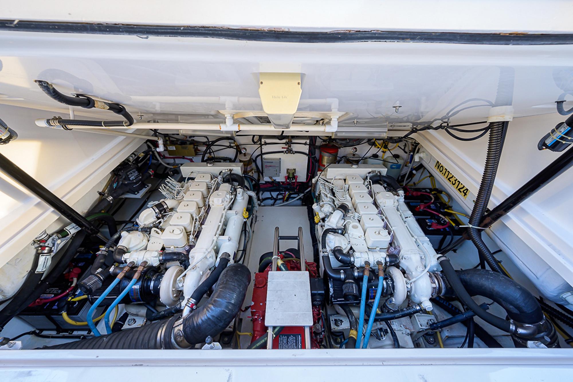 Tiara Yachts 35 Dorado - Exterior photo of engines