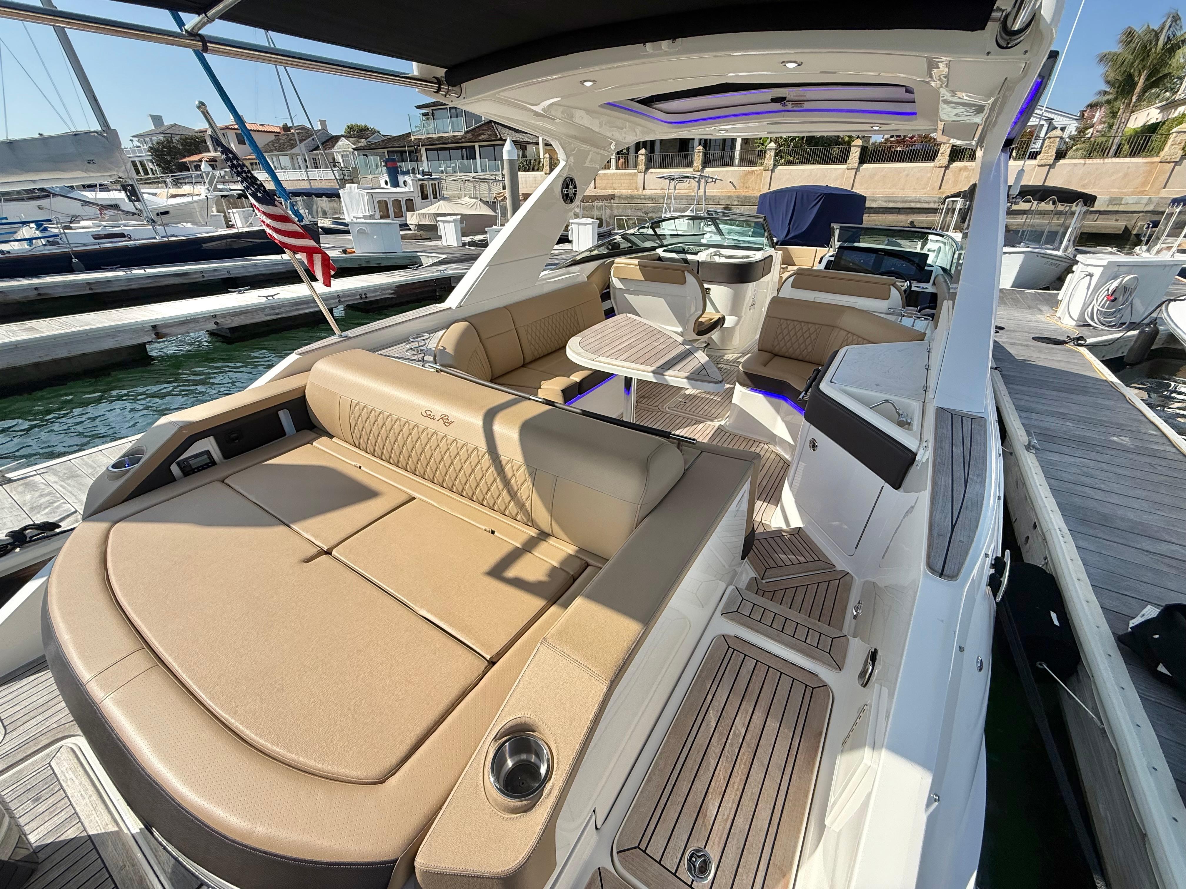 2022 Sea Ray SLX 310 Outboard #TBMB1439LLC inventory image at Sun Country Marine Group, Newport Beach 2022 Sea Ray SLX 310 Outboard #TBMB1439LLC inventory image at Sun Country Marine Group, Newport Beach