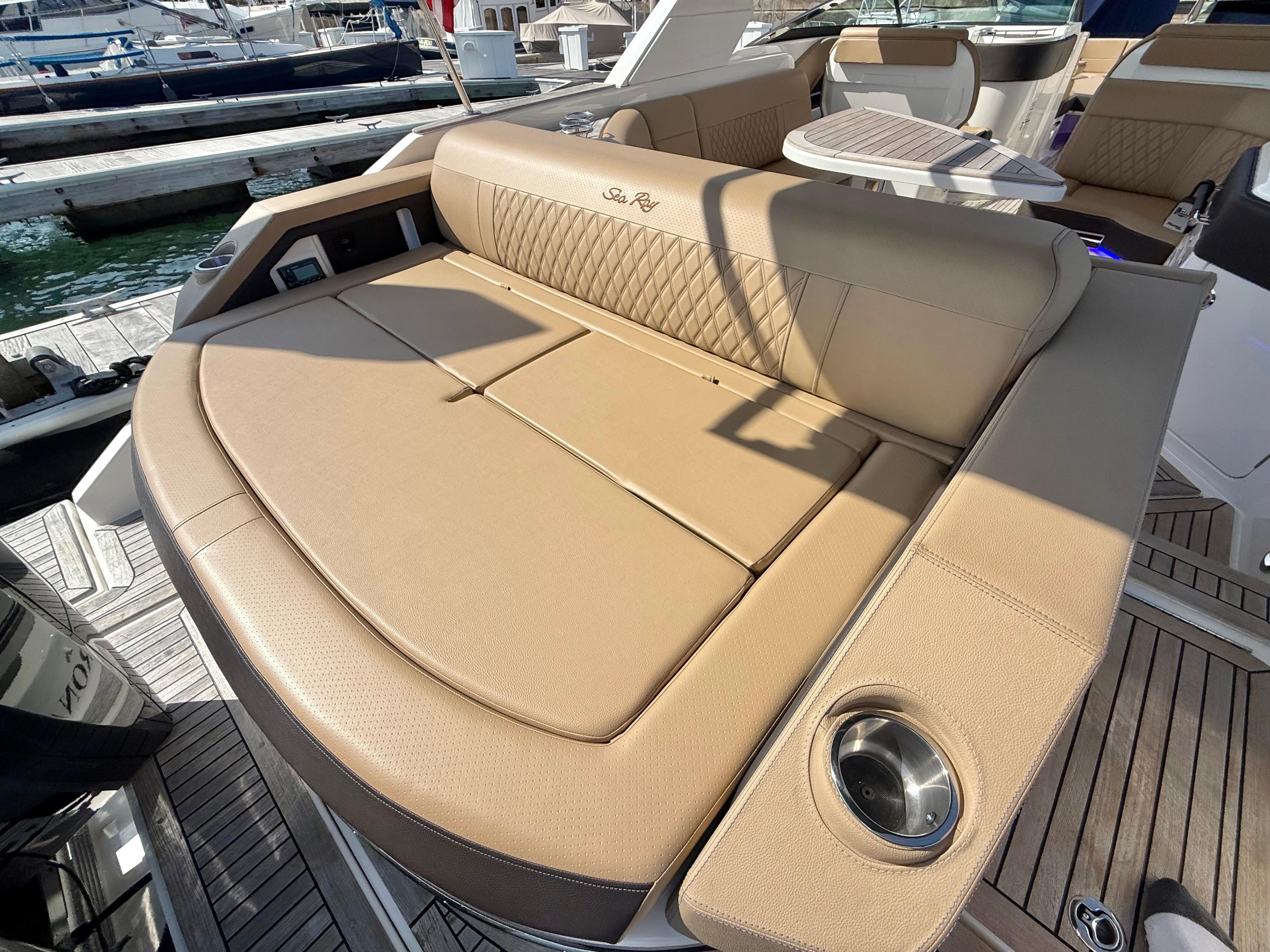 2022 Sea Ray SLX 310 Outboard #TBMB1439LLC inventory image at Sun Country Marine Group, Newport Beach 2022 Sea Ray SLX 310 Outboard #TBMB1439LLC inventory image at Sun Country Marine Group, Newport Beach