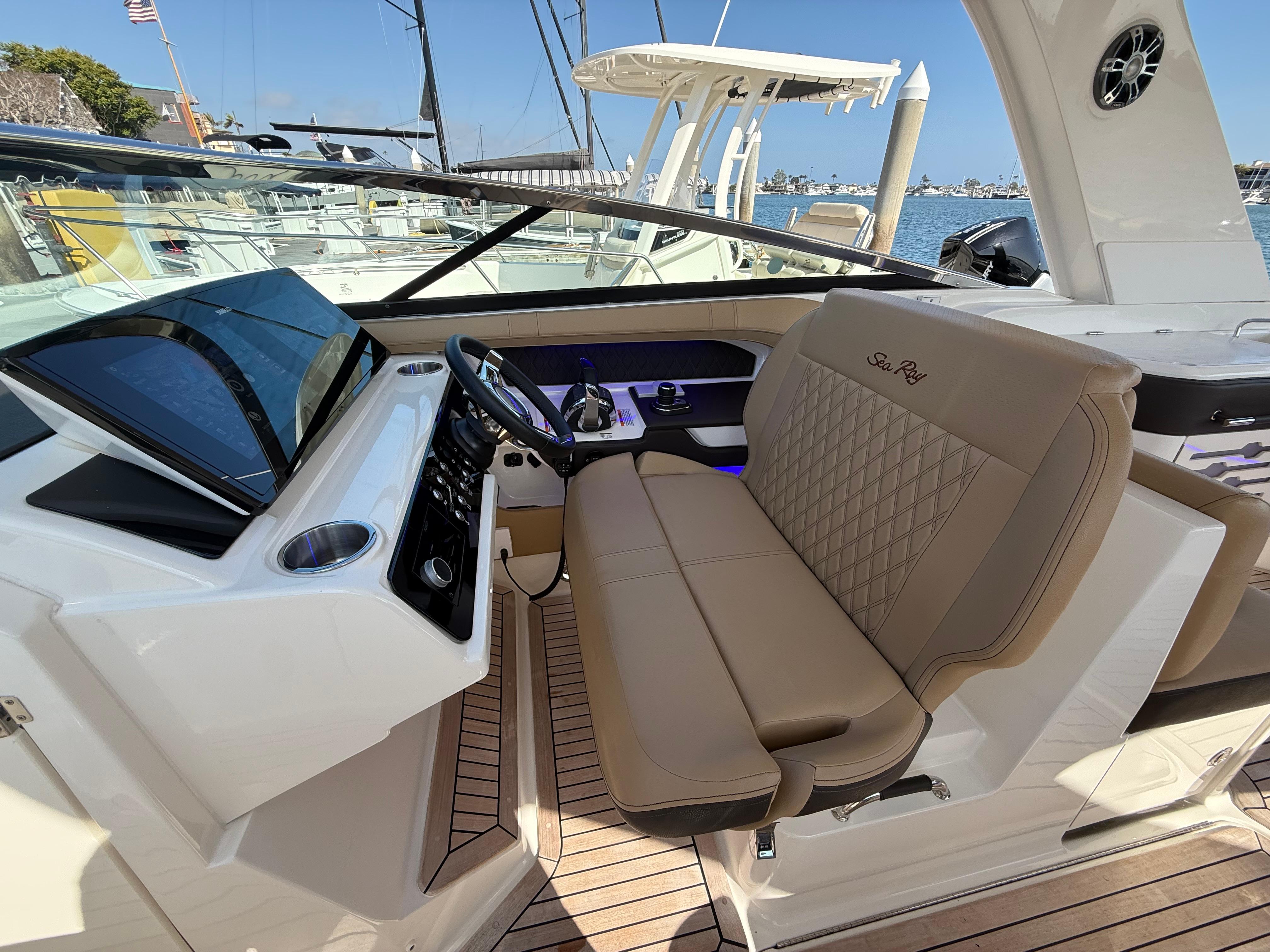 2022 Sea Ray SLX 310 Outboard #TBMB1439LLC inventory image at Sun Country Marine Group, Newport Beach 2022 Sea Ray SLX 310 Outboard #TBMB1439LLC inventory image at Sun Country Marine Group, Newport Beach