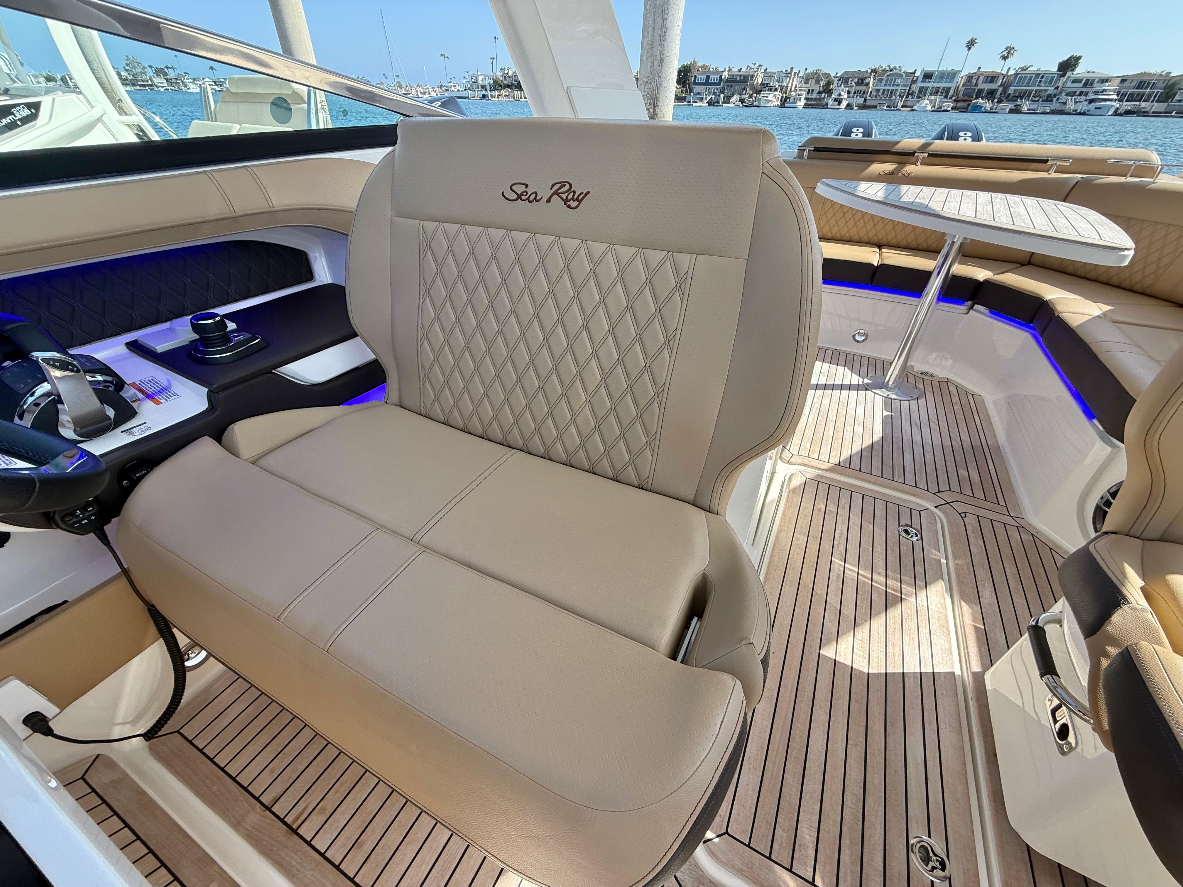 2022 Sea Ray SLX 310 Outboard #TBMB1439LLC inventory image at Sun Country Marine Group, Newport Beach 2022 Sea Ray SLX 310 Outboard #TBMB1439LLC inventory image at Sun Country Marine Group, Newport Beach
