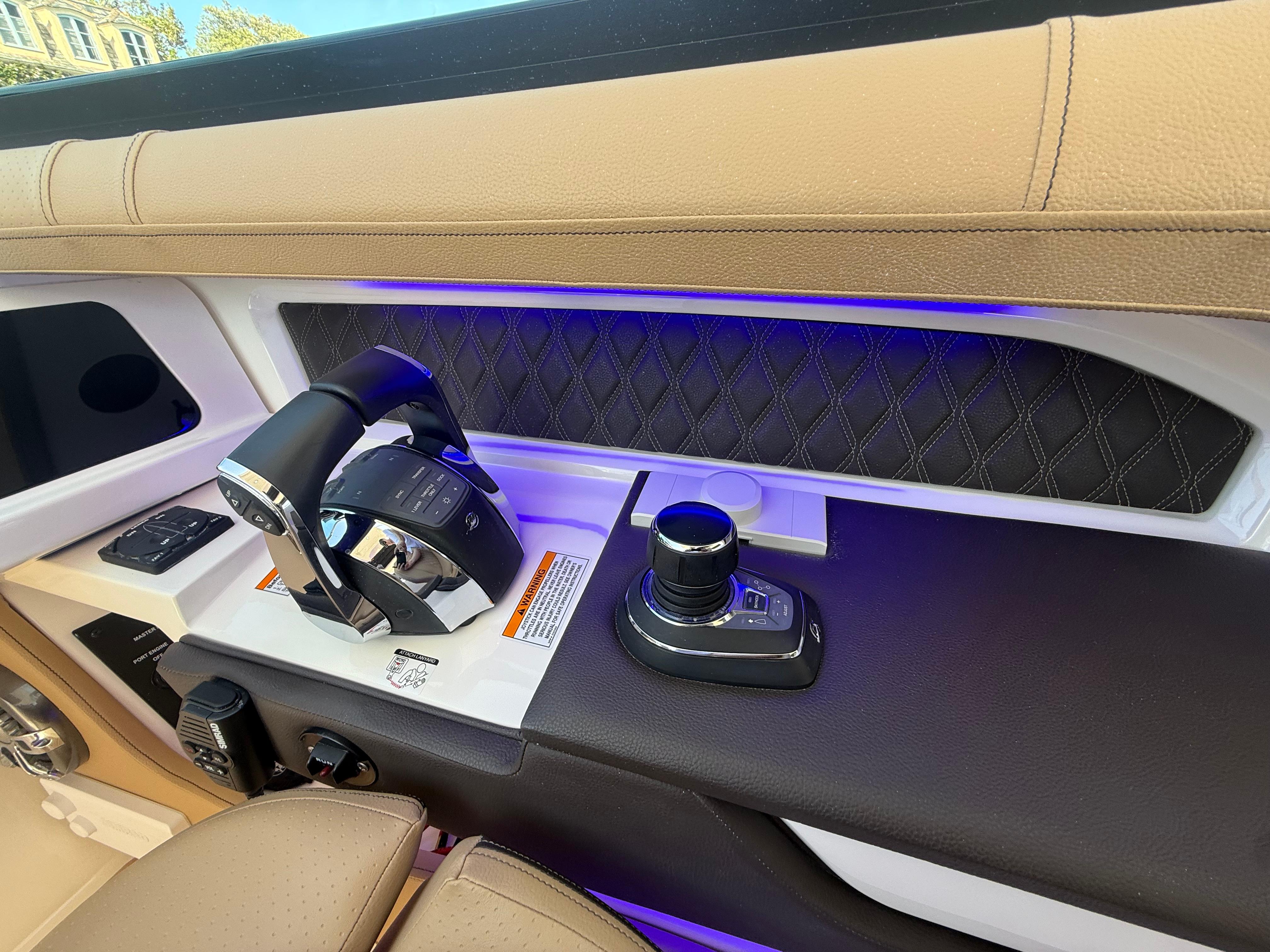 2022 Sea Ray SLX 310 Outboard #TBMB1439LLC inventory image at Sun Country Marine Group, Newport Beach 2022 Sea Ray SLX 310 Outboard #TBMB1439LLC inventory image at Sun Country Marine Group, Newport Beach
