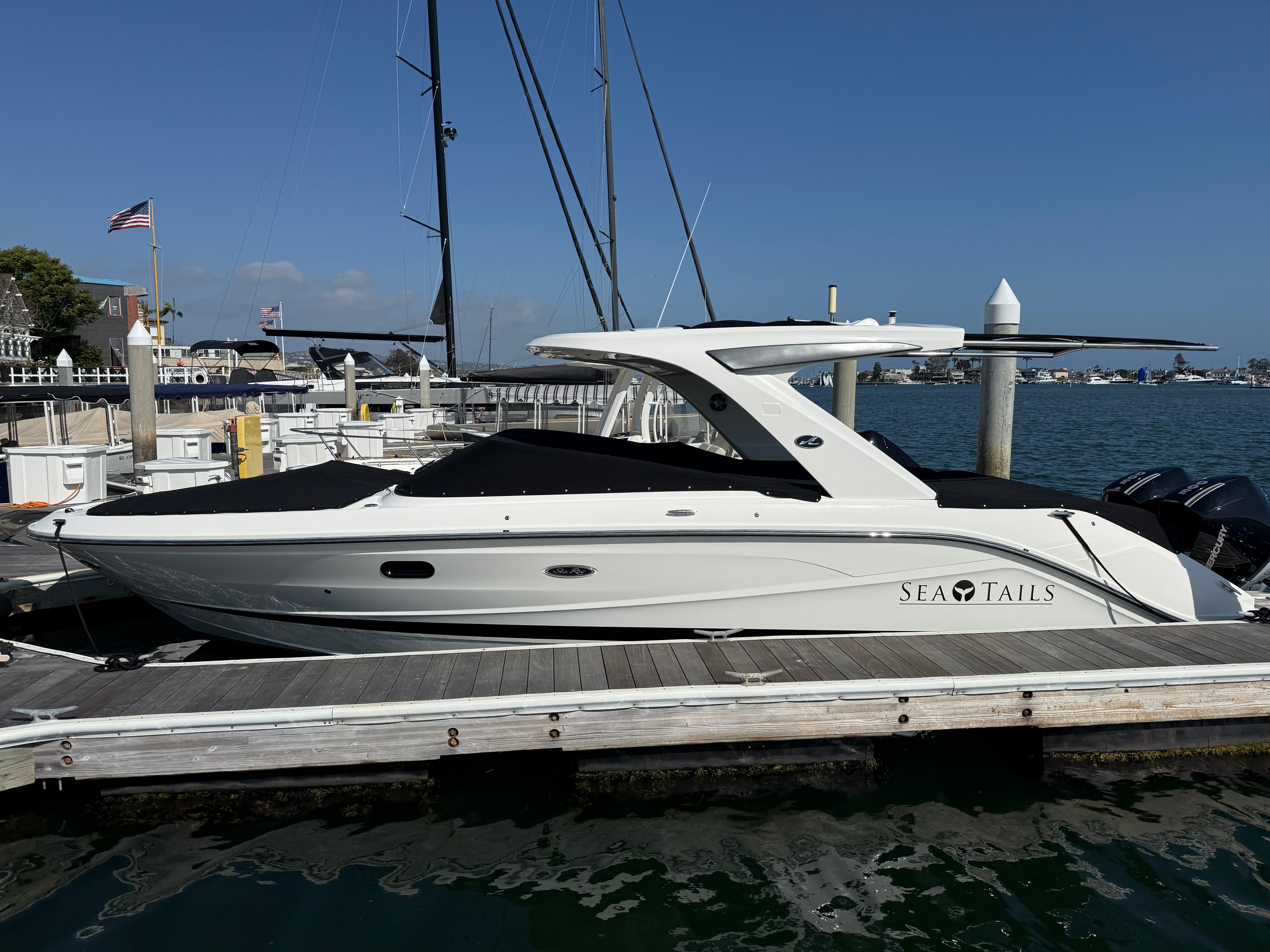 2022 Sea Ray SLX 310 Outboard #TBMB1439LLC inventory image at Sun Country Marine Group, Newport Beach 2022 Sea Ray SLX 310 Outboard #TBMB1439LLC inventory image at Sun Country Marine Group, Newport Beach