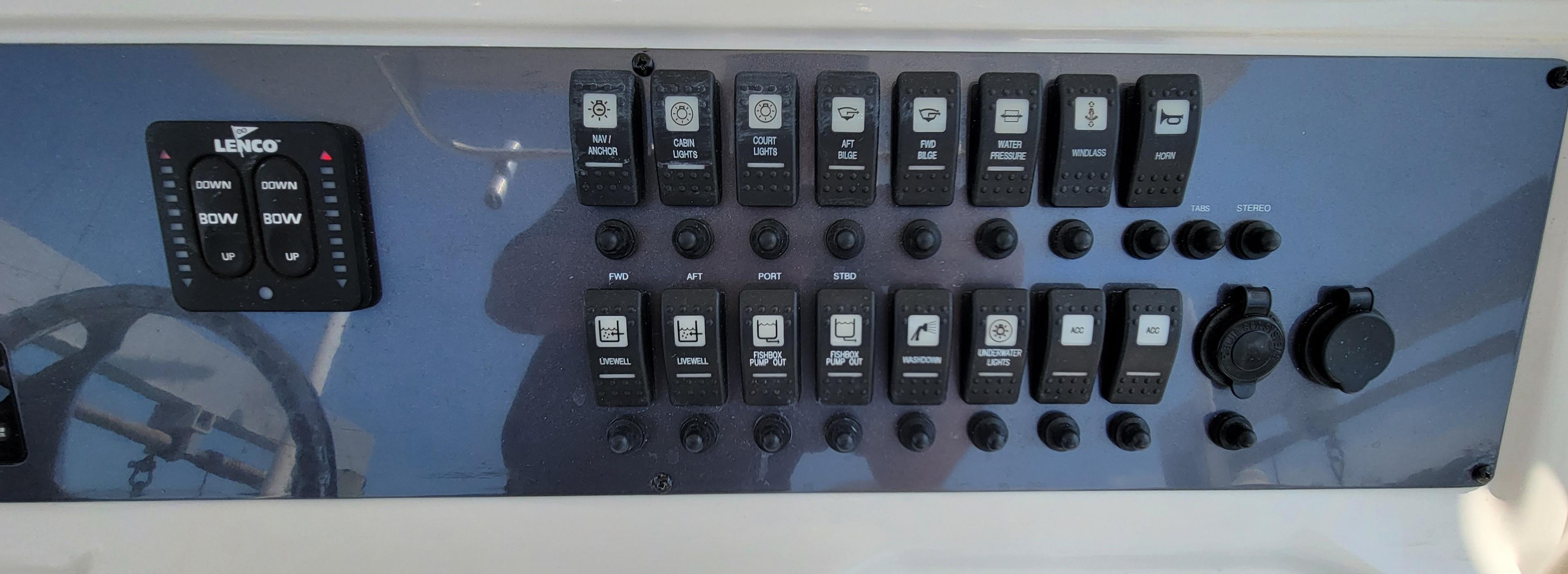 2015 Robalo R300 Center Console