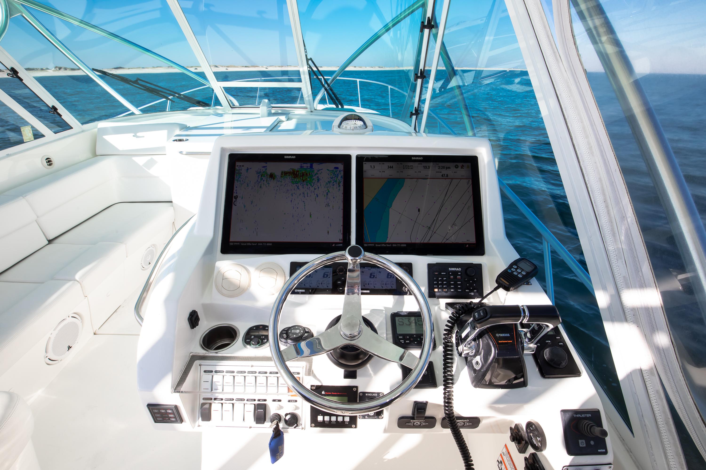 SeaVee 43 Hard Four - Exterior Helm