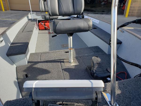 2020 Lund boat for sale, model of the boat is Z14FRY & Image # 6 of 9