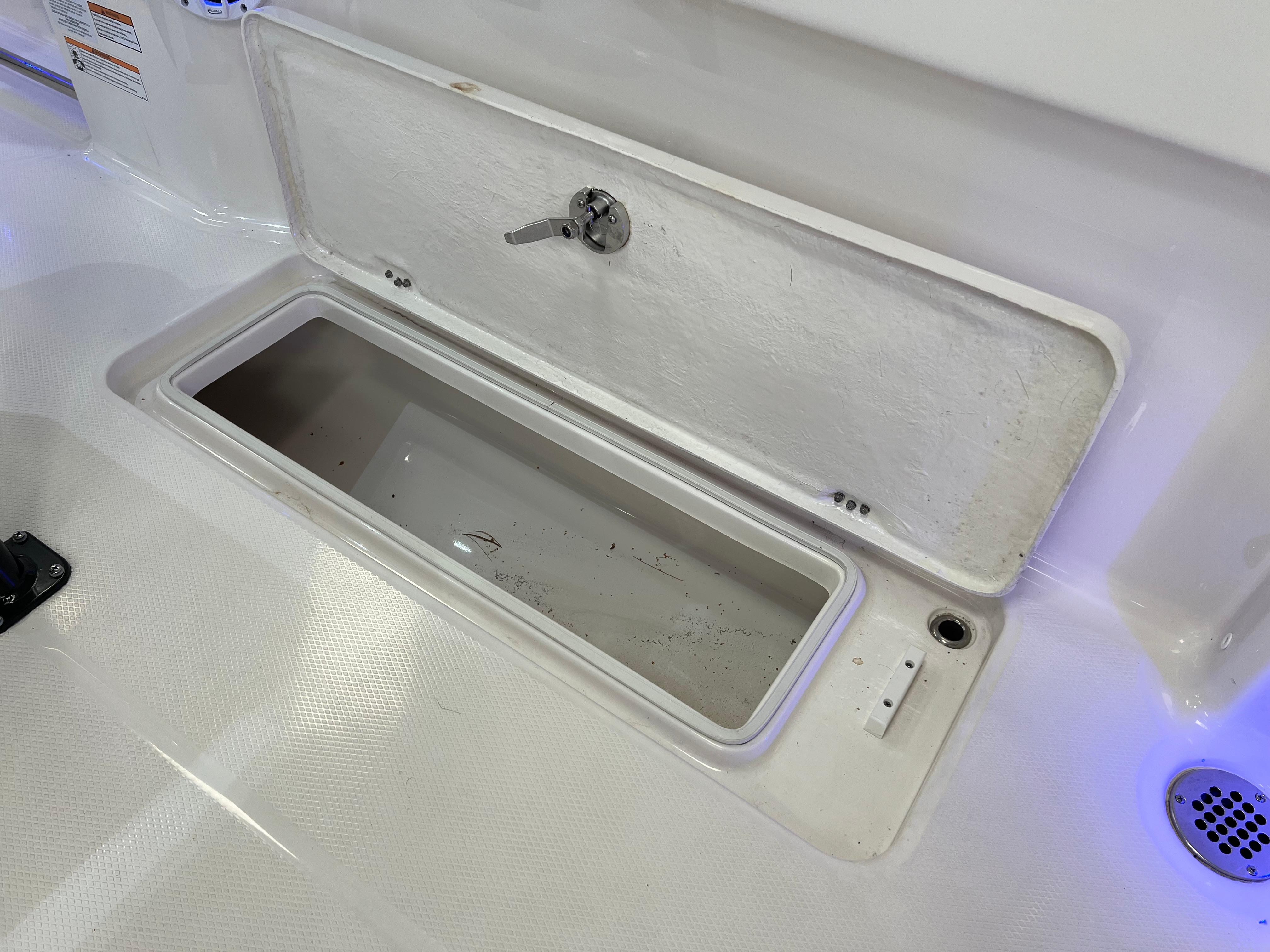 2023-robalo-r250-center-console-power-9846616-20250620105858501-1