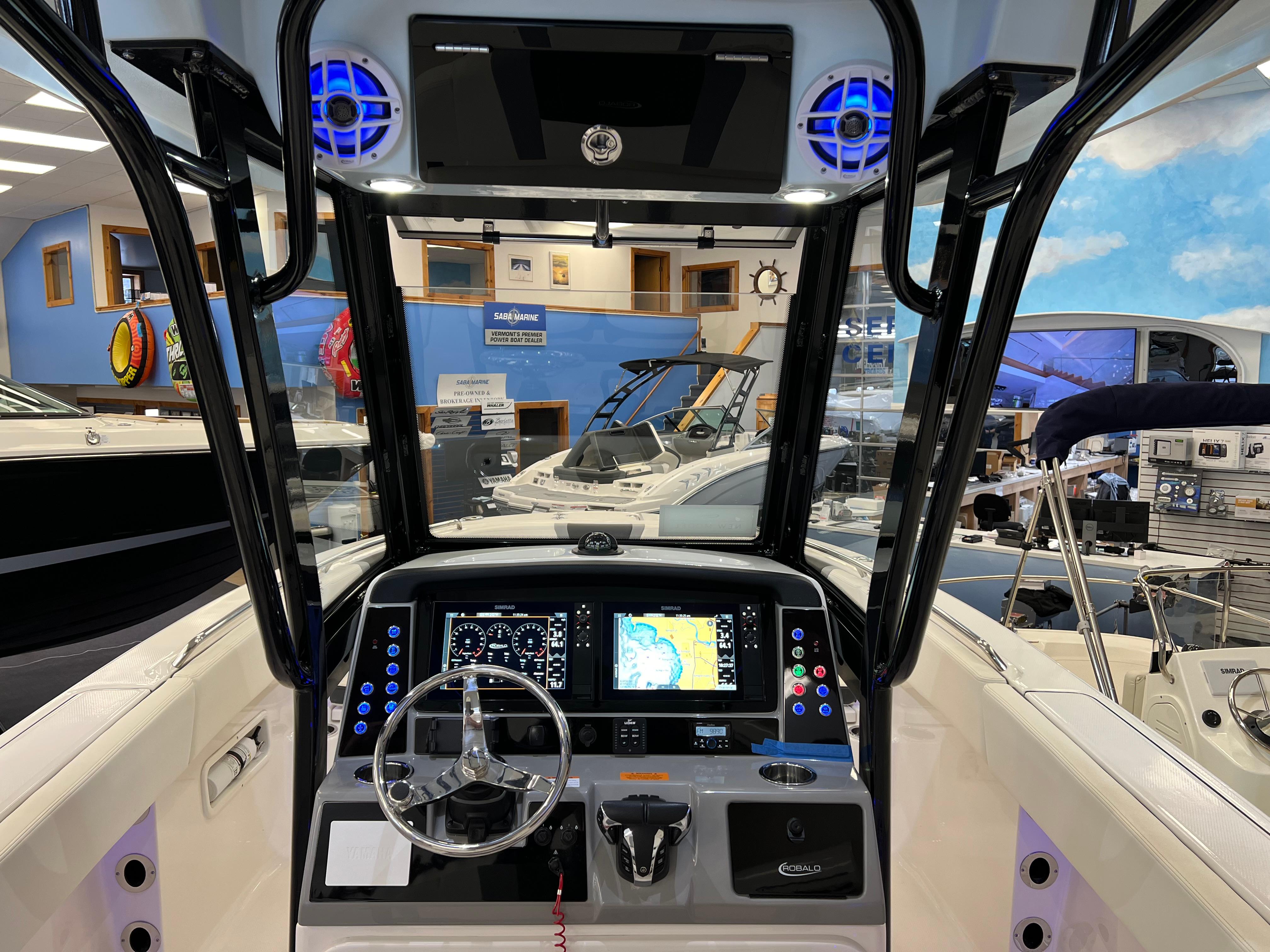2023-robalo-r250-center-console-power-9846616-20250620110000210-1