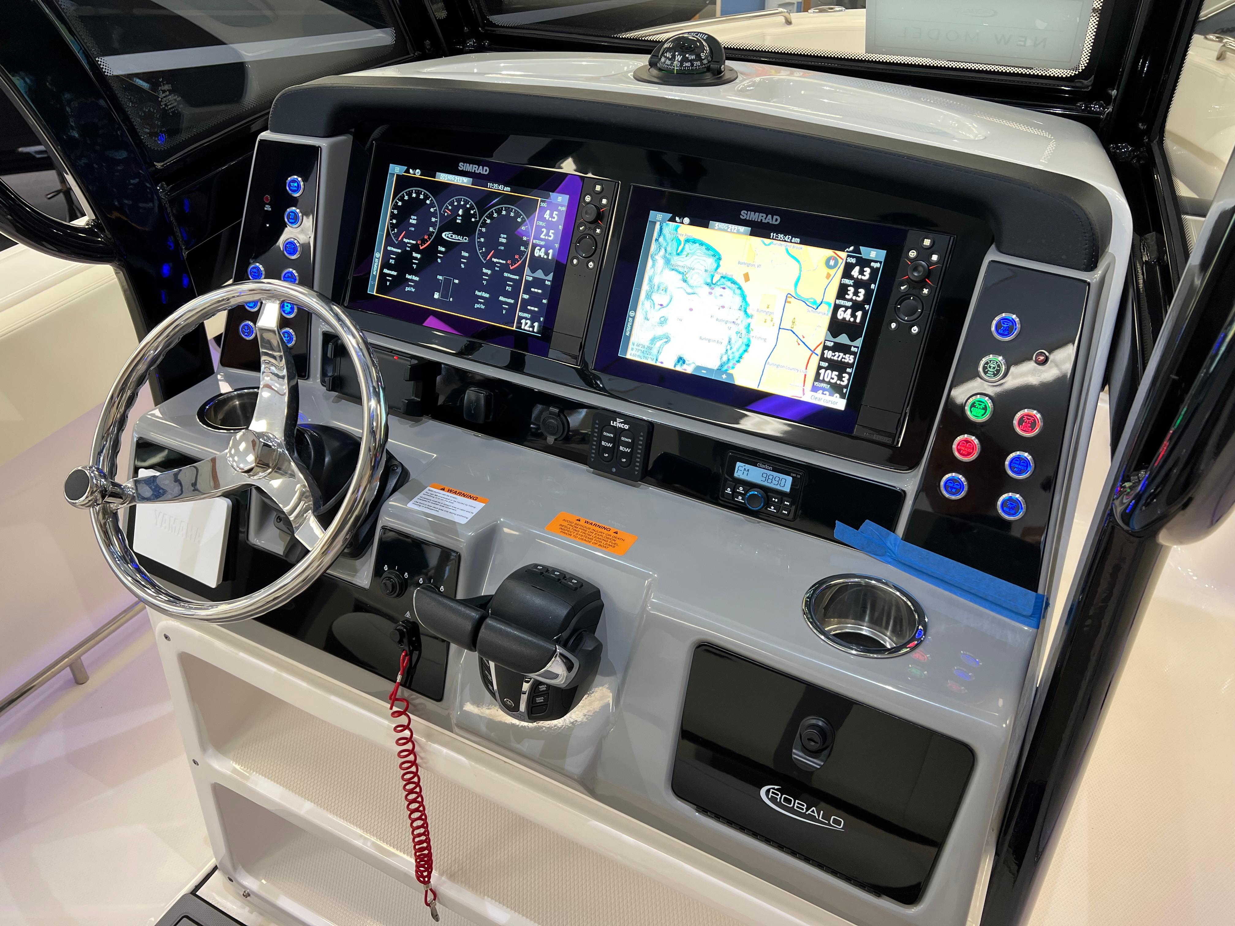 2023-robalo-r250-center-console-power-9846616-20250620110009394-1