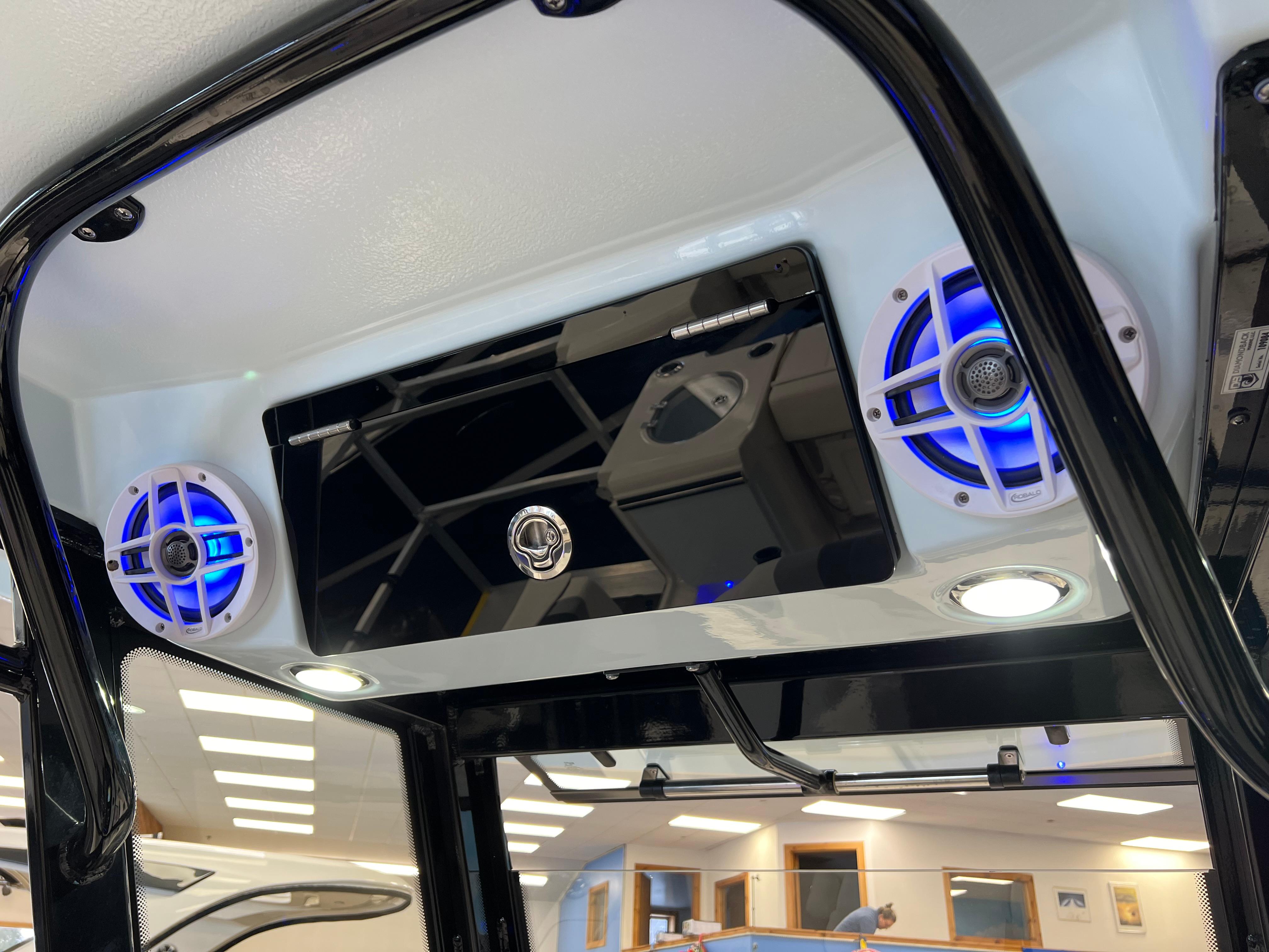 2023-robalo-r250-center-console-power-9846616-20250620110014173-1