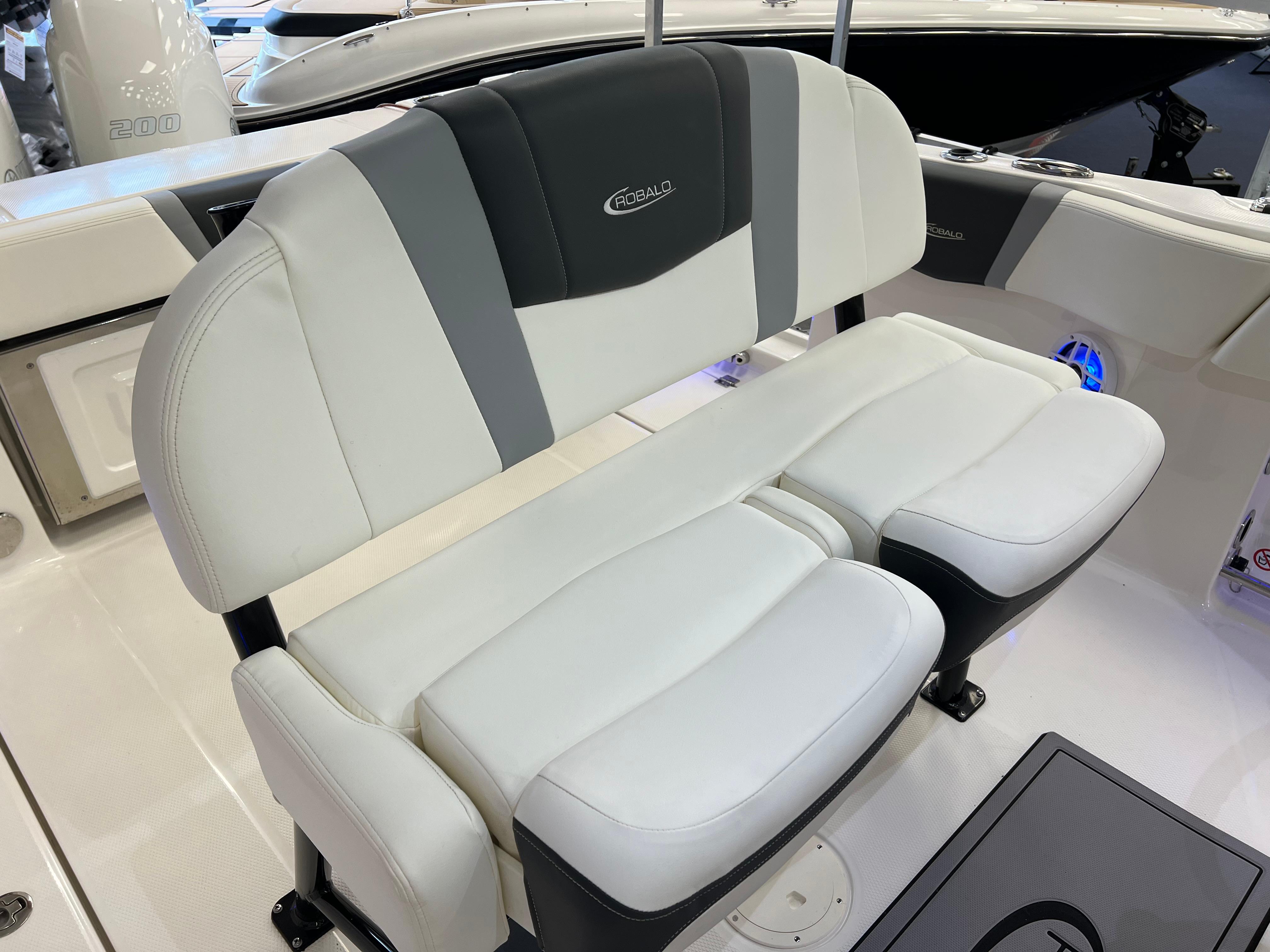 2023-robalo-r250-center-console-power-9846616-20250620110018540-1