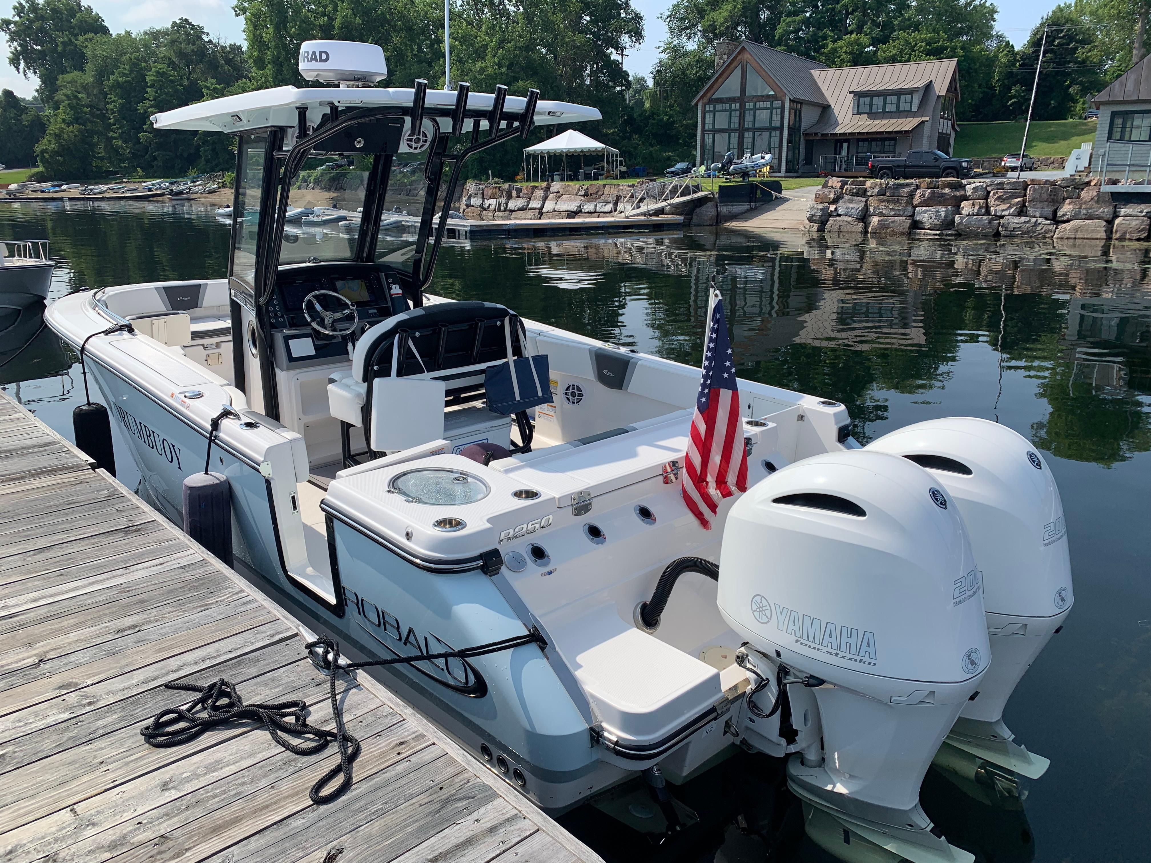 2023-robalo-r250-center-console-power-9846616-20250729063506313-1