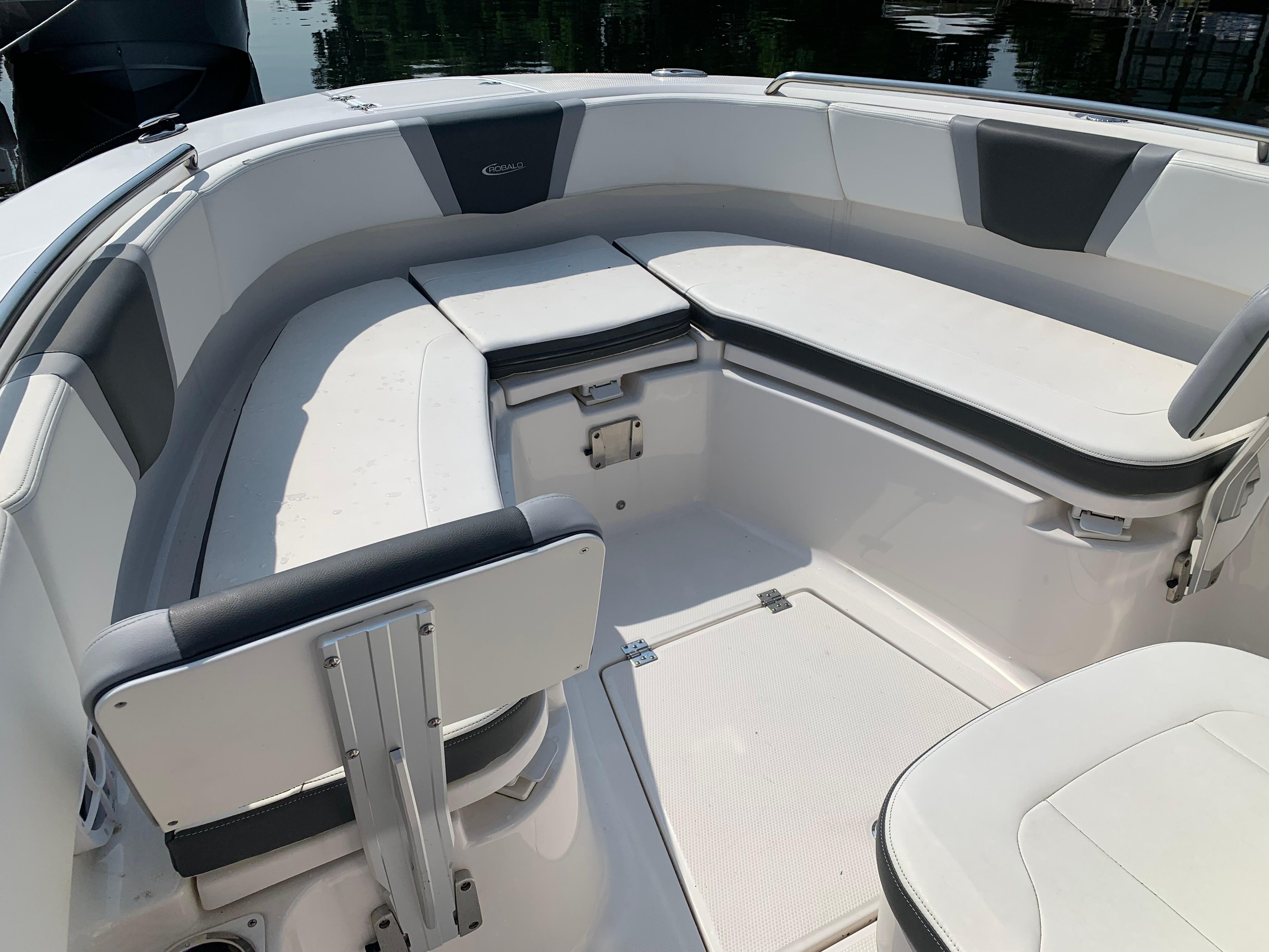 2023-robalo-r250-center-console-power-9846616-20250729063531157-1